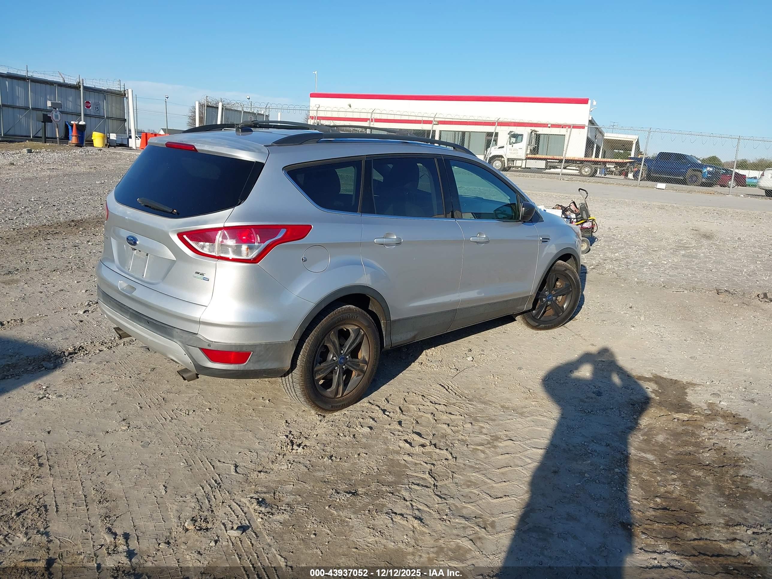 FORD ESCAPE image 4