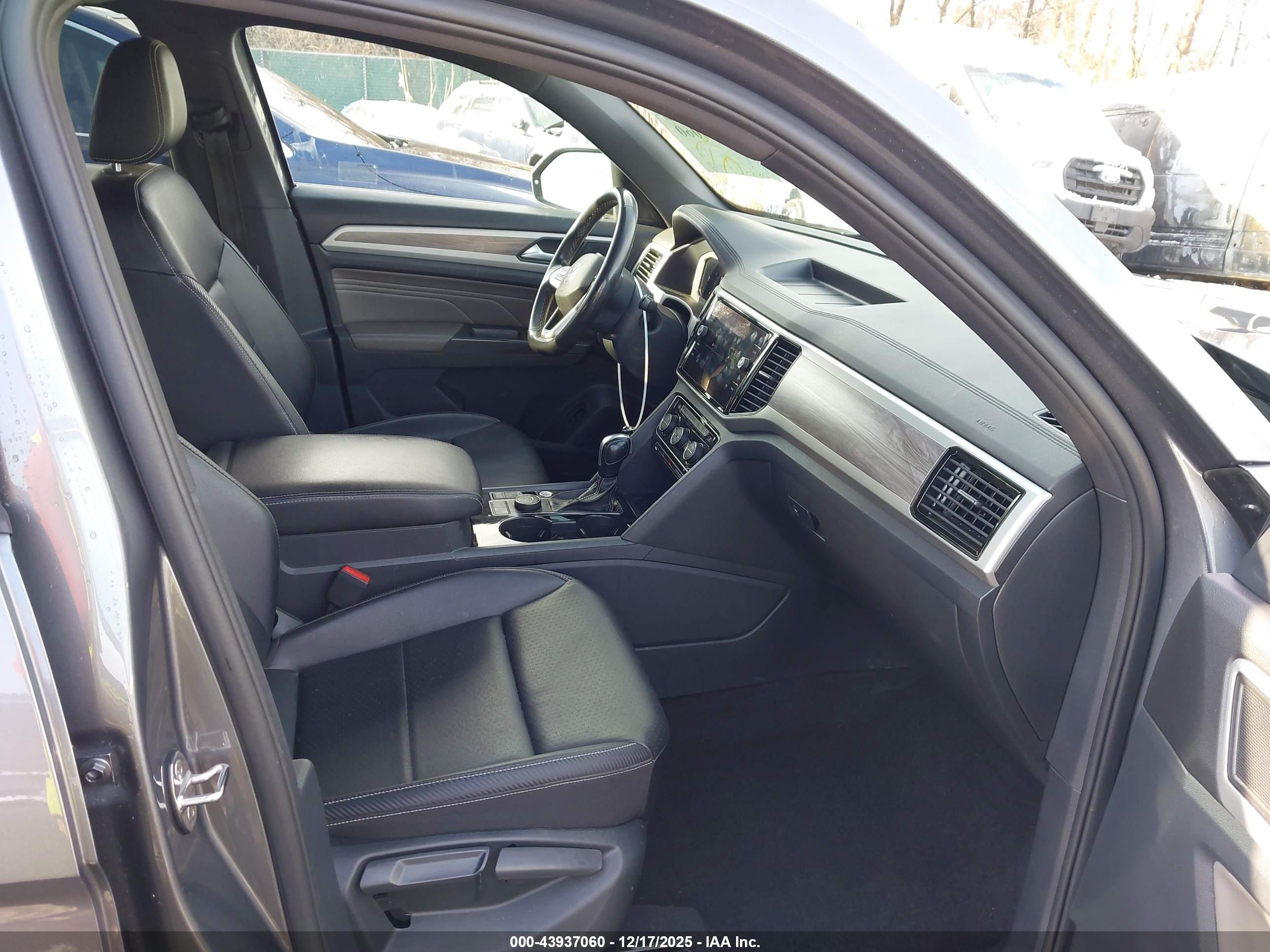 VOLKSWAGEN ATLAS image 5