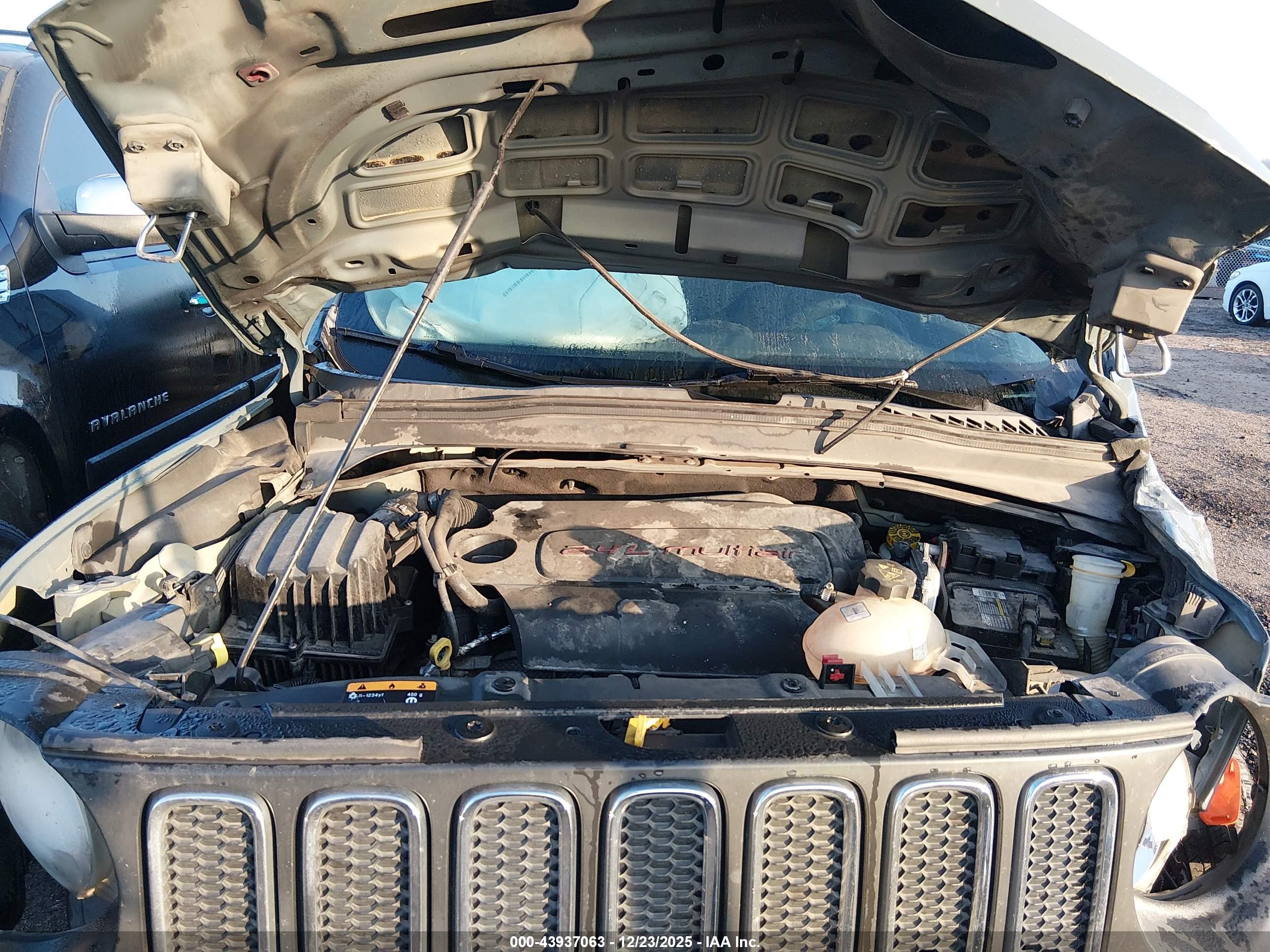 JEEP RENEGADE image 10
