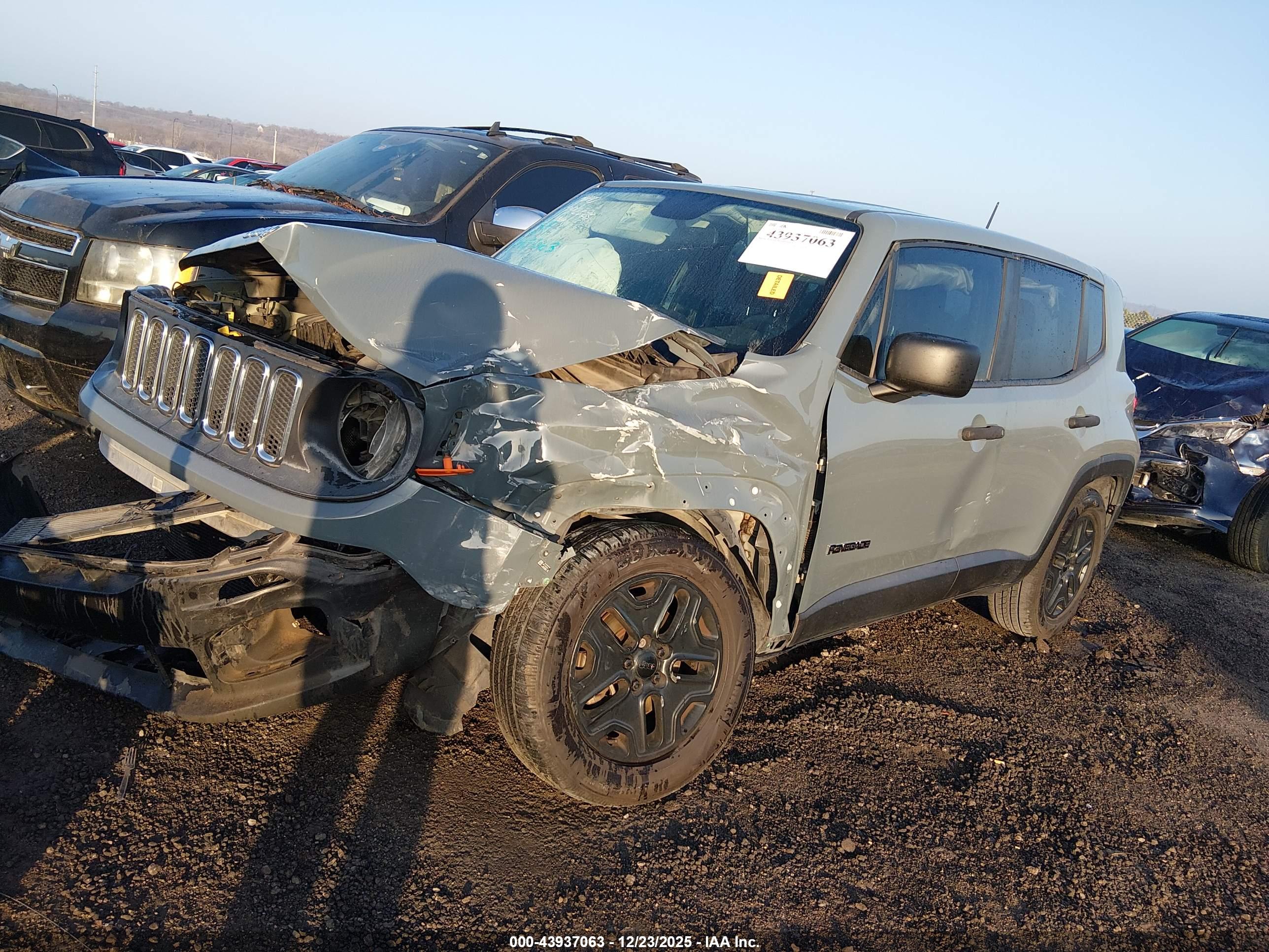 JEEP RENEGADE image 2