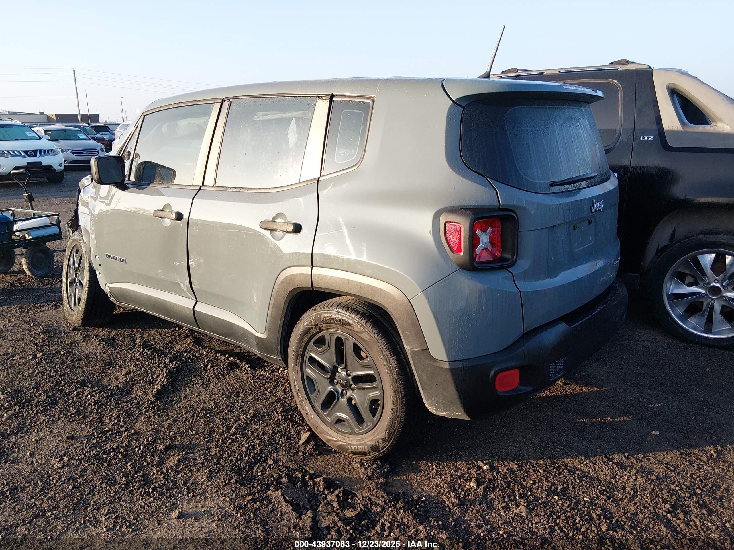 JEEP RENEGADE image 3