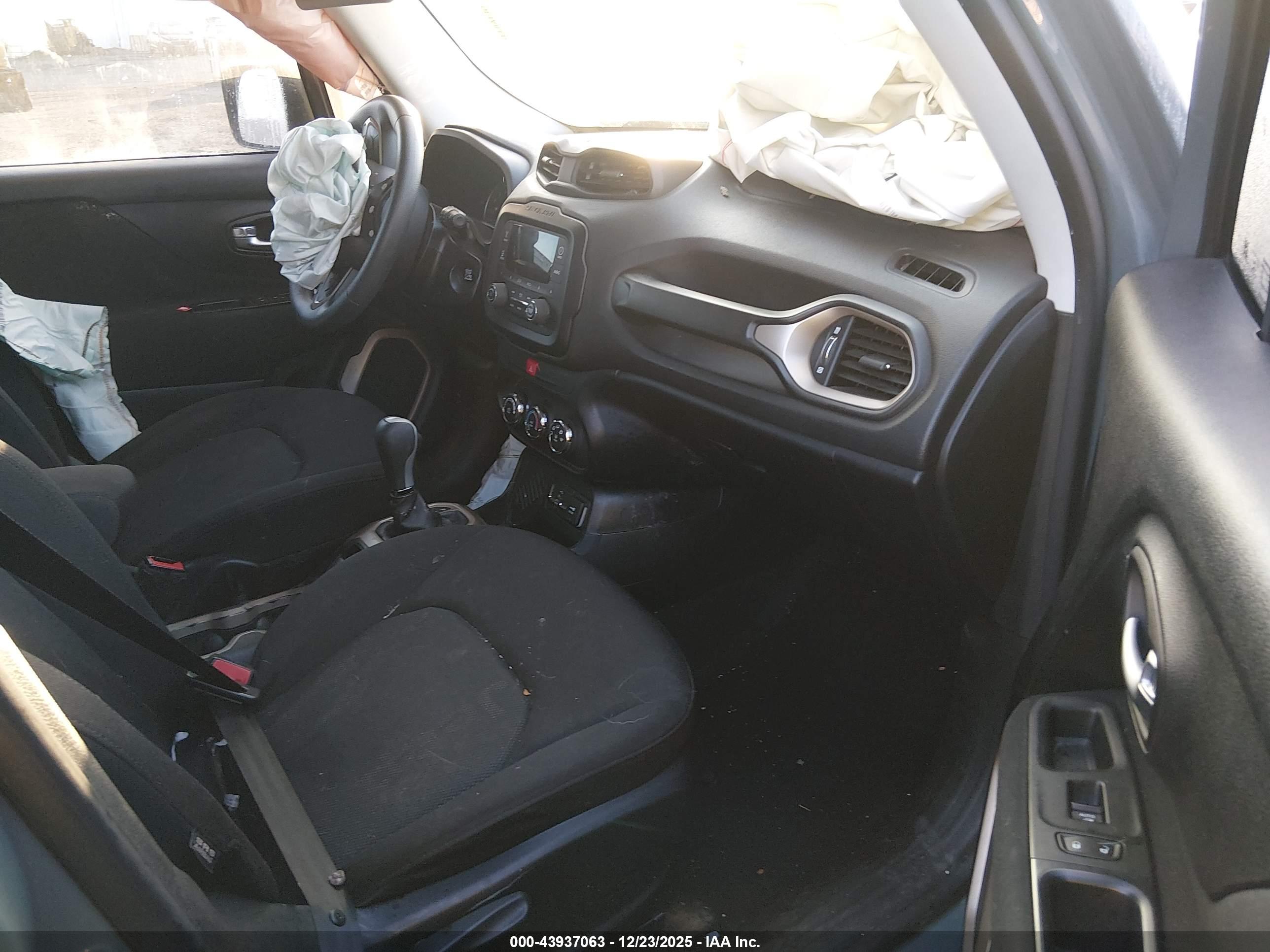 JEEP RENEGADE image 5