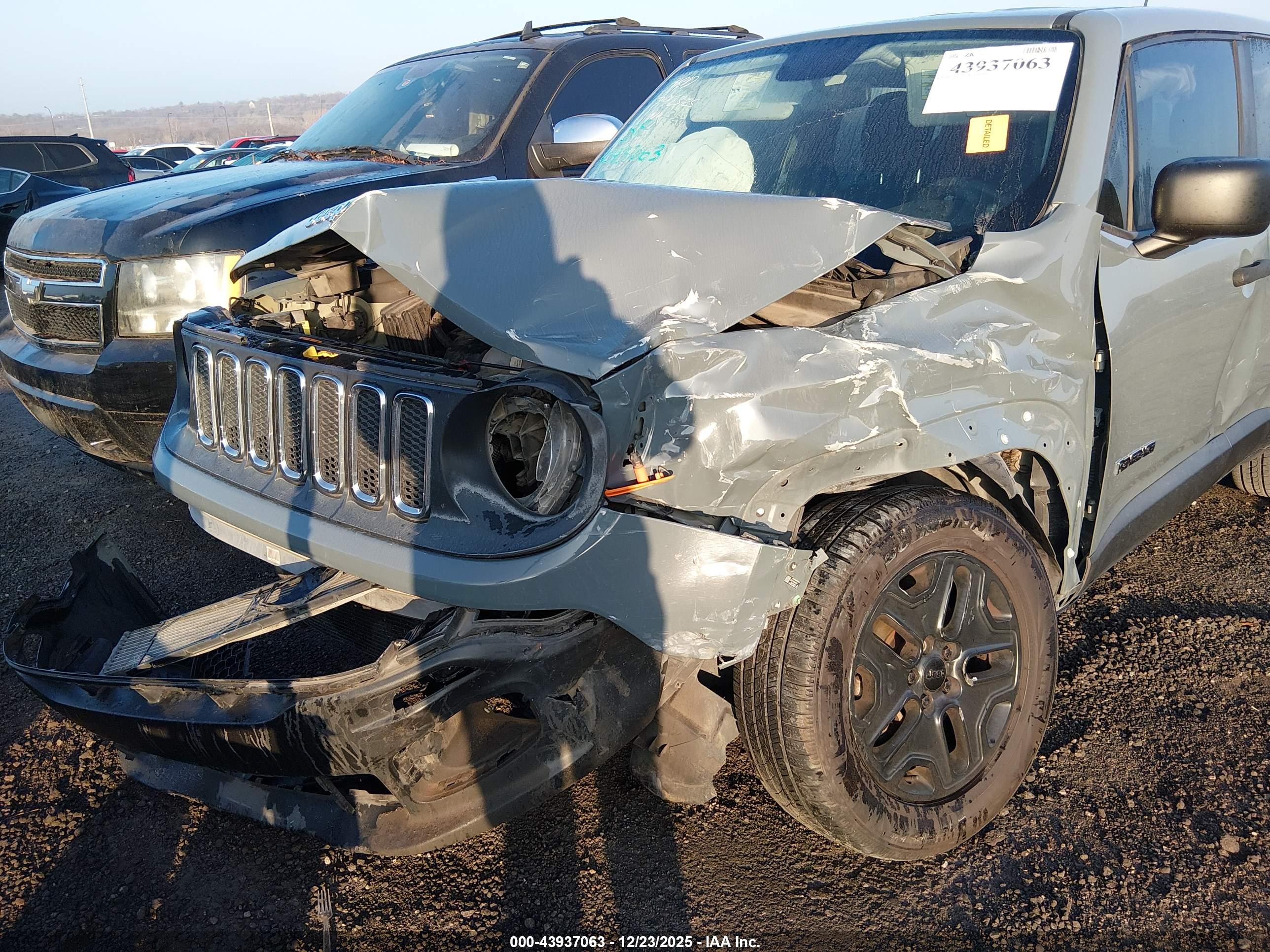 JEEP RENEGADE image 6