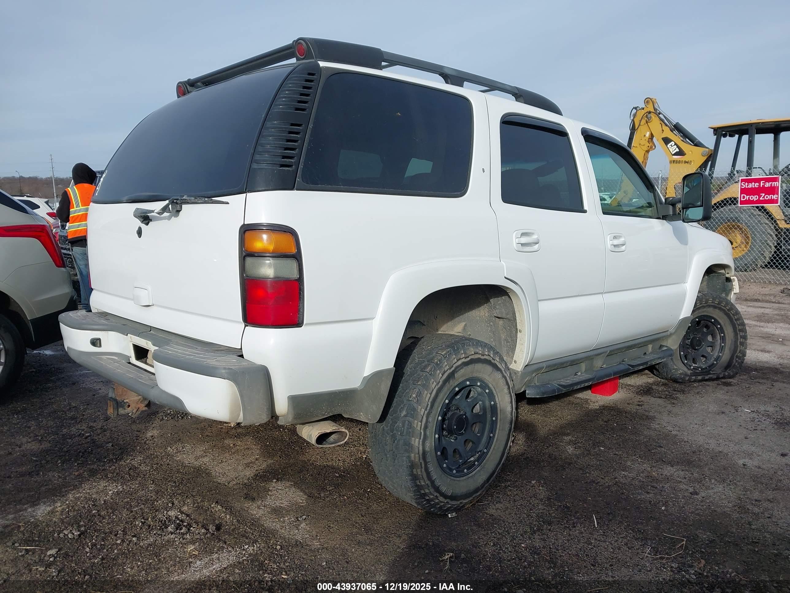 CHEVROLET TAHOE image 4