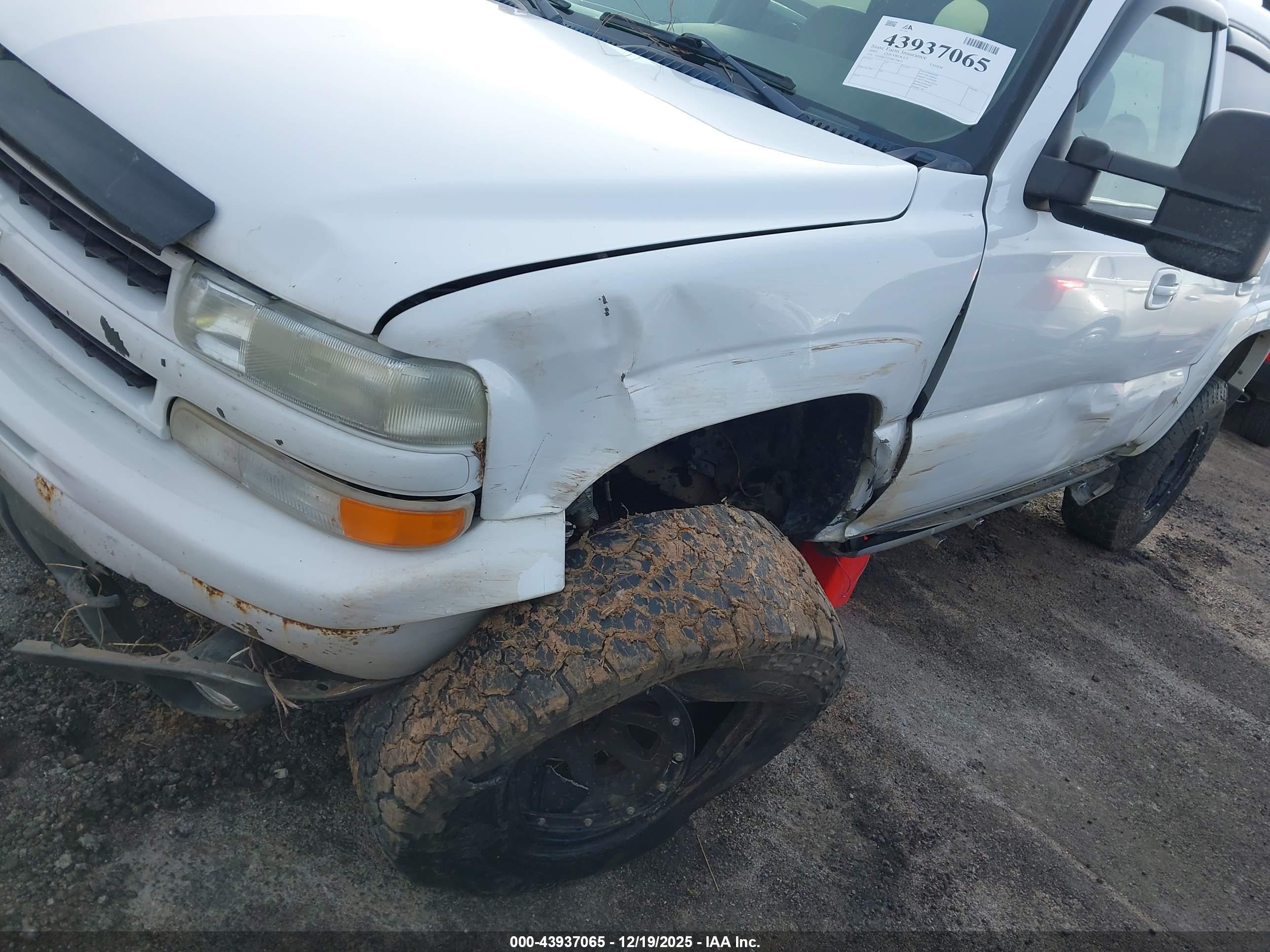 CHEVROLET TAHOE image 6