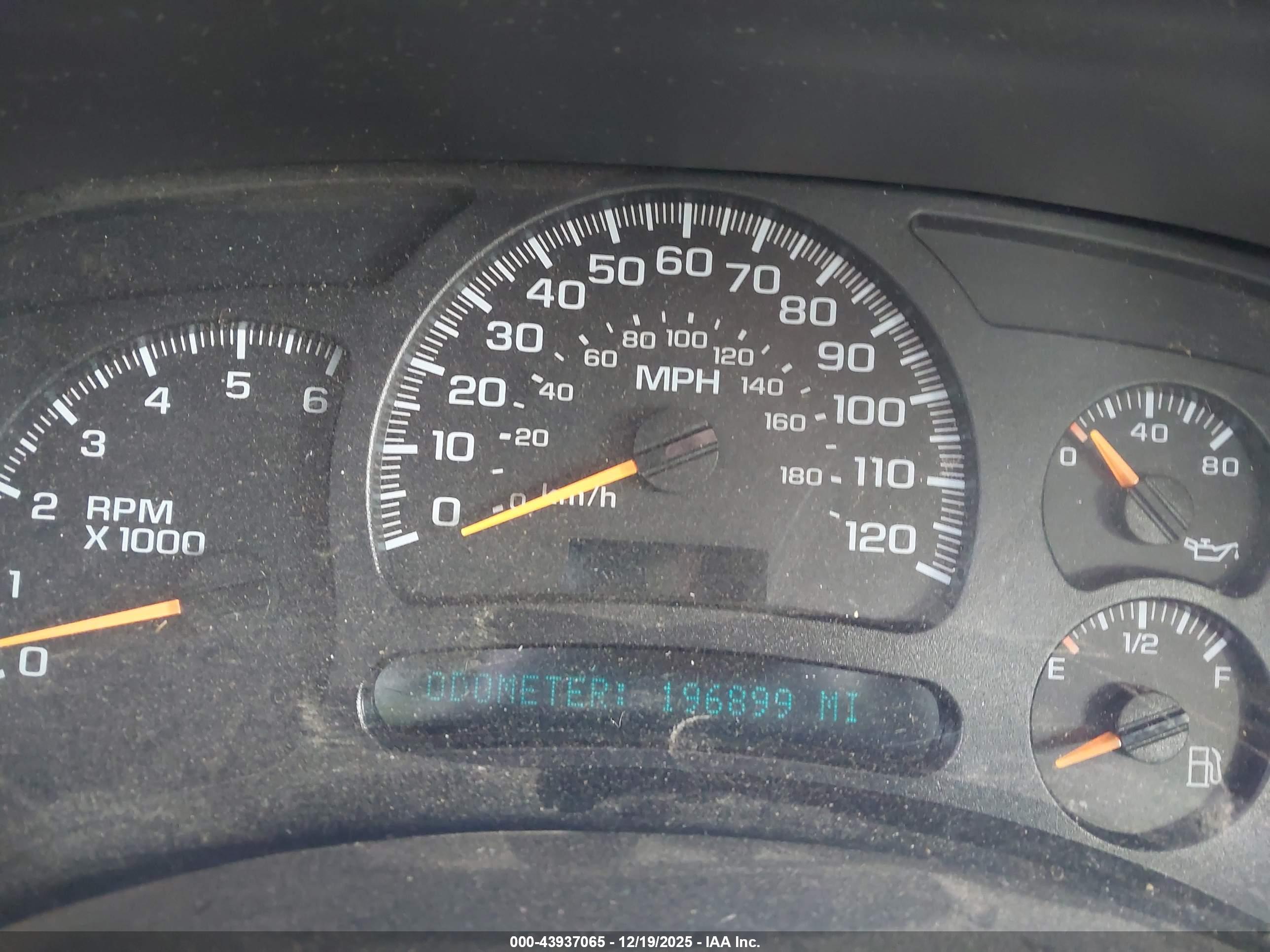 CHEVROLET TAHOE image 7