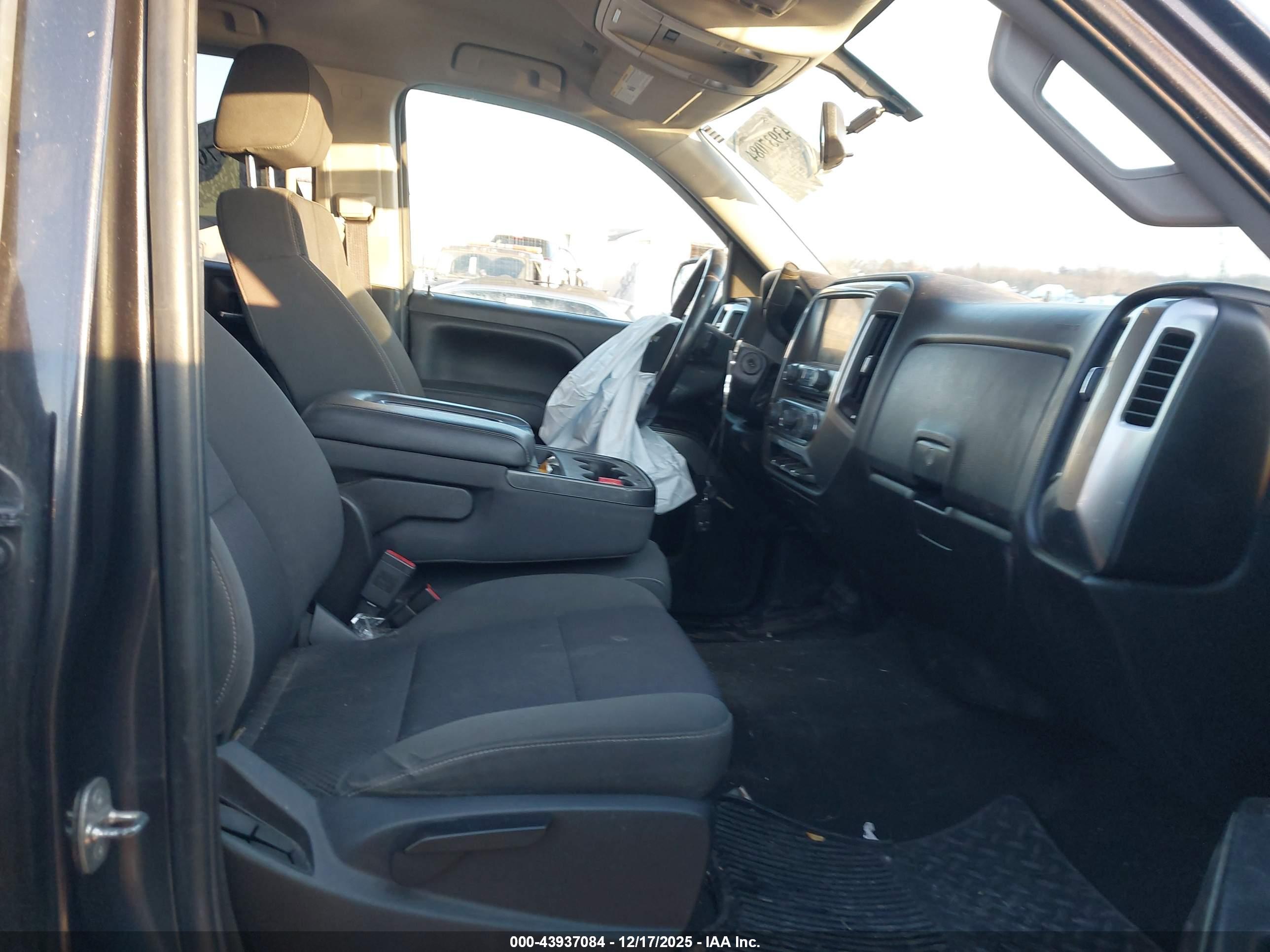 CHEVROLET SILVERADO image 5
