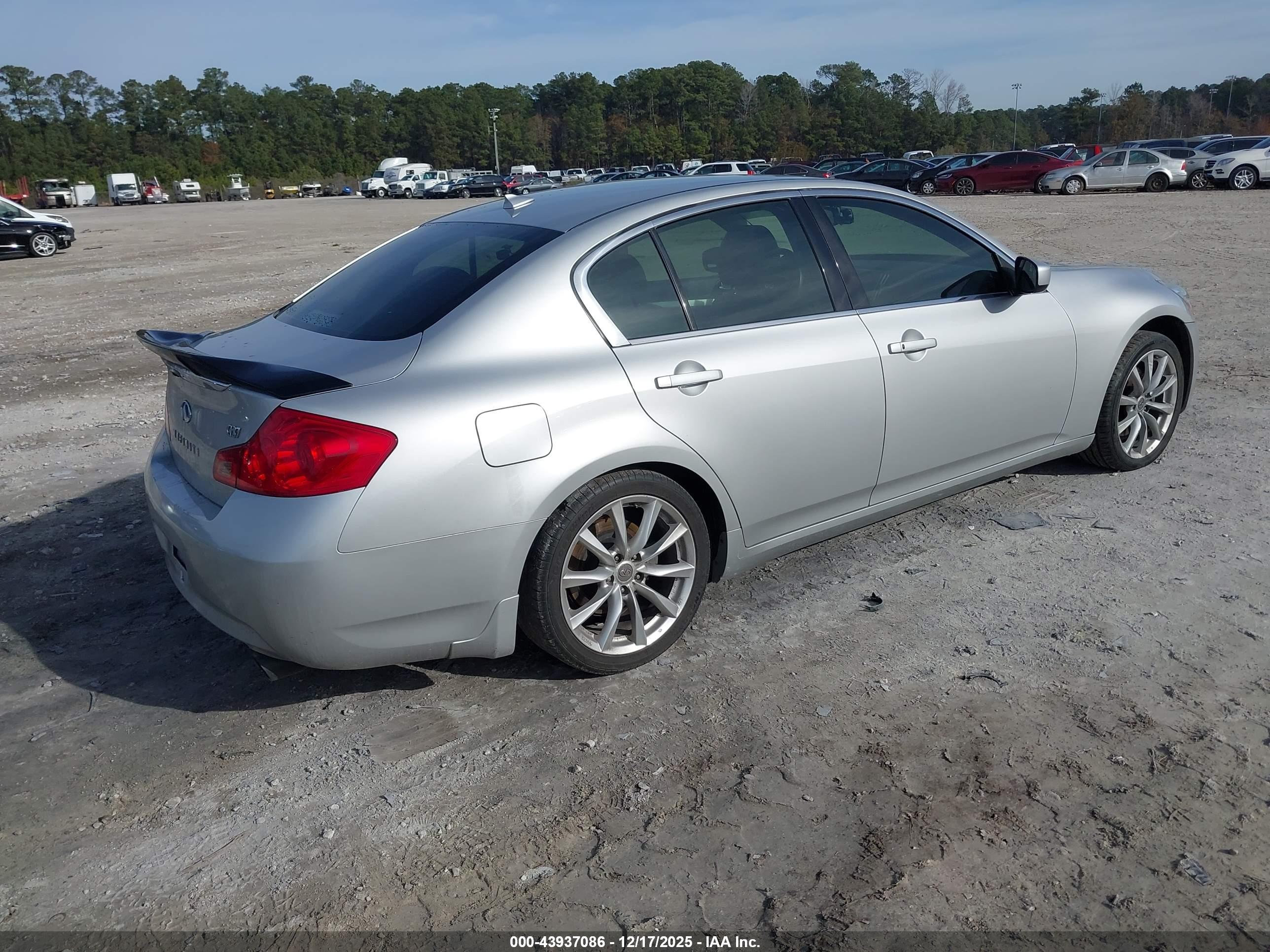 INFINITI G37 image 4