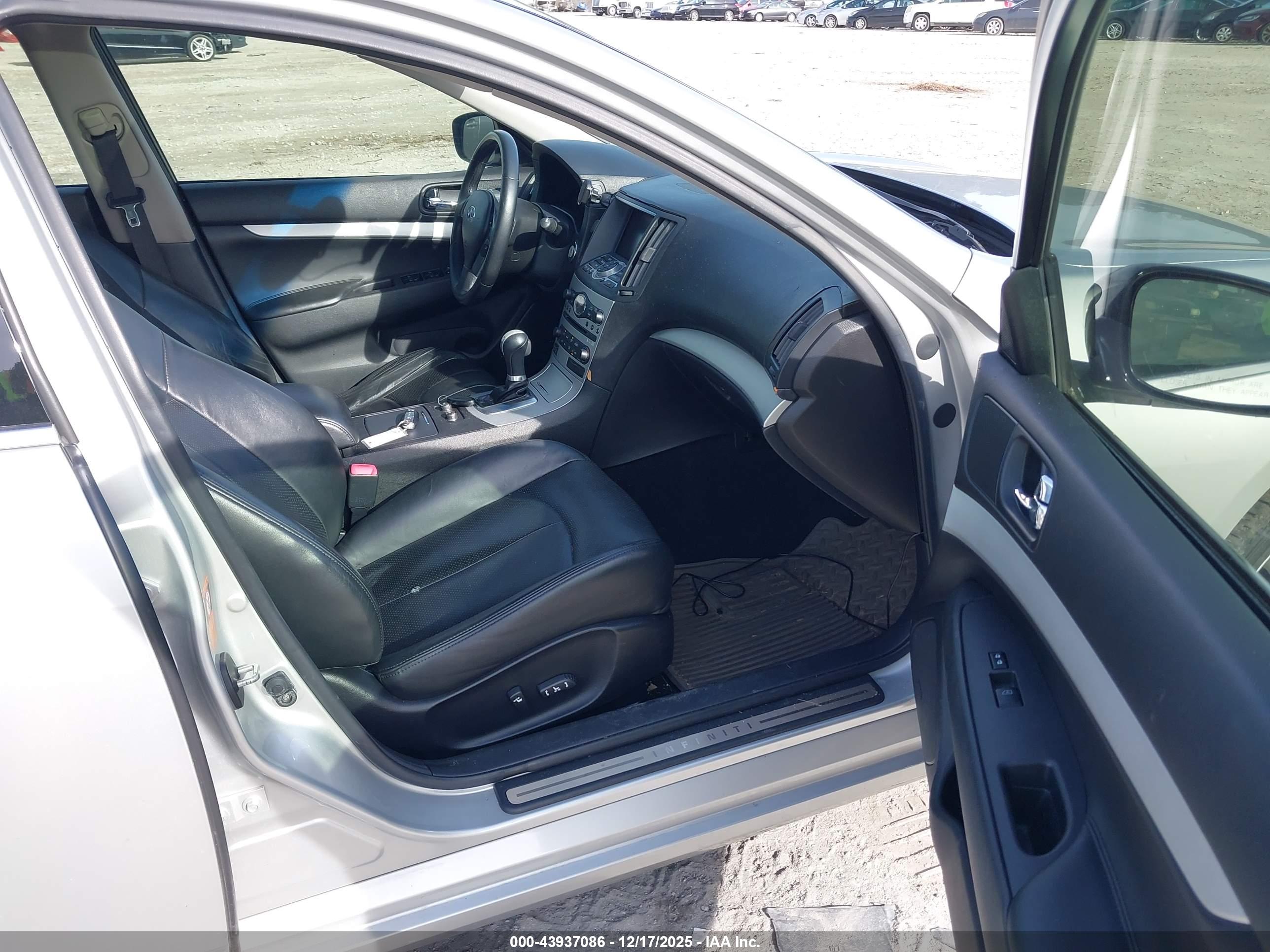 INFINITI G37 image 5