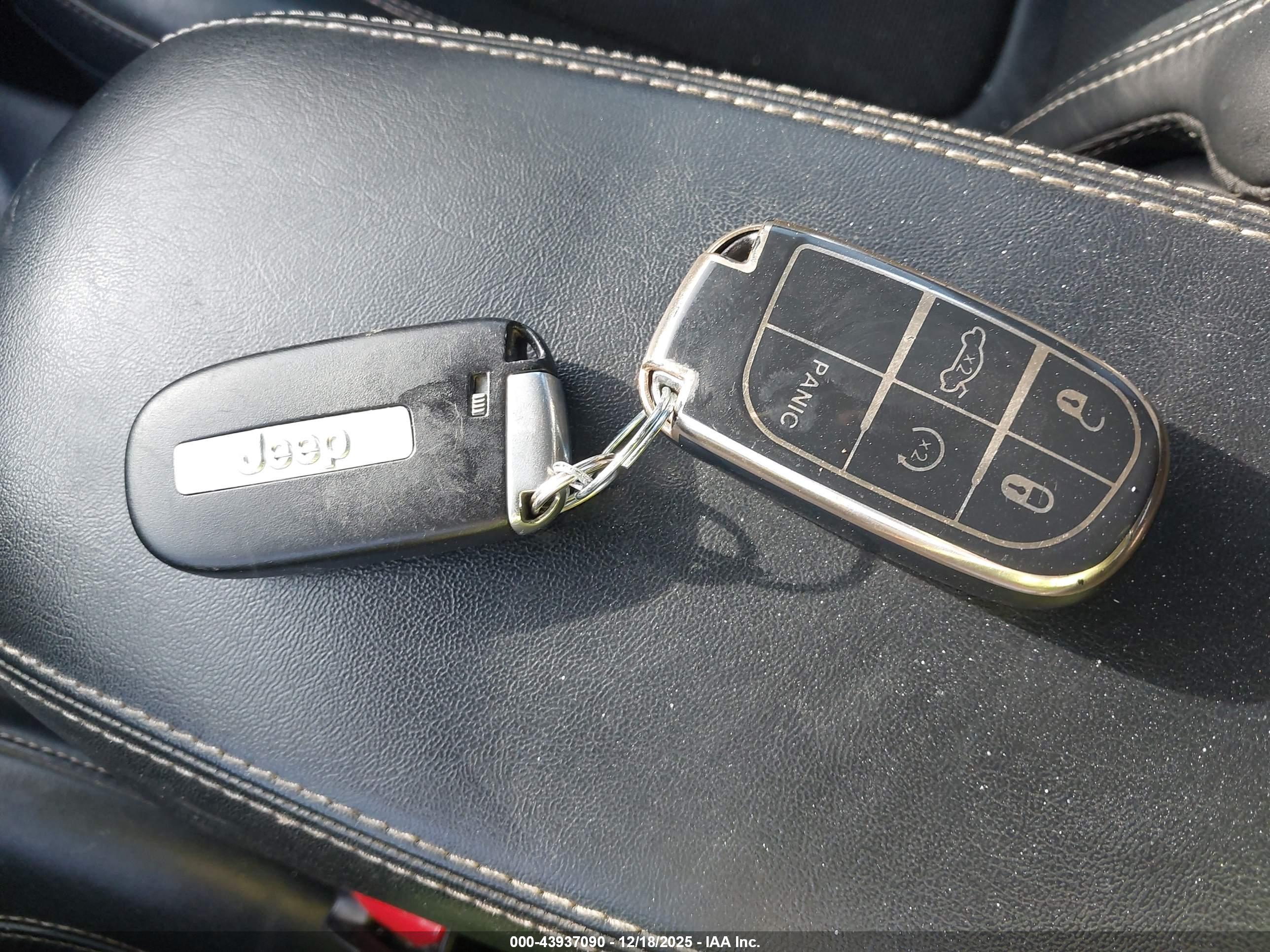 JEEP CHEROKEE image 11