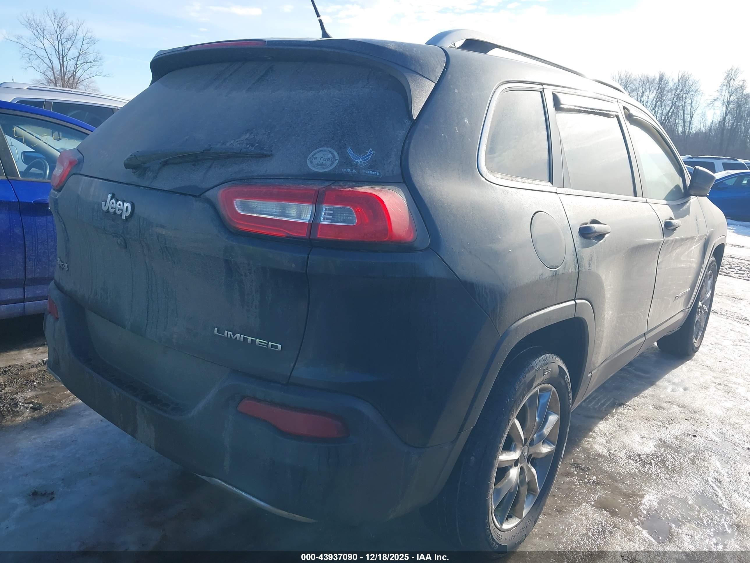 JEEP CHEROKEE image 4