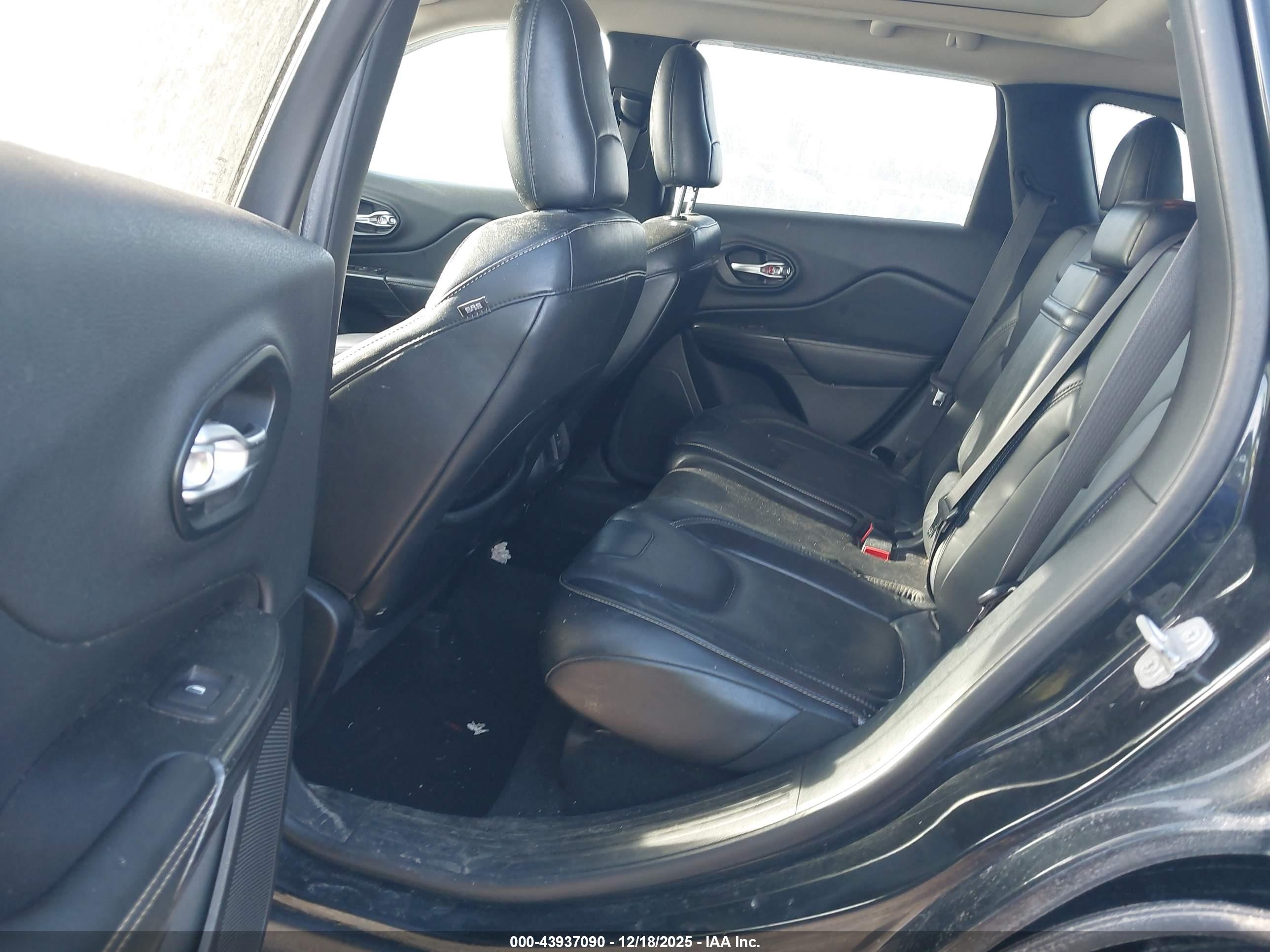 JEEP CHEROKEE image 8