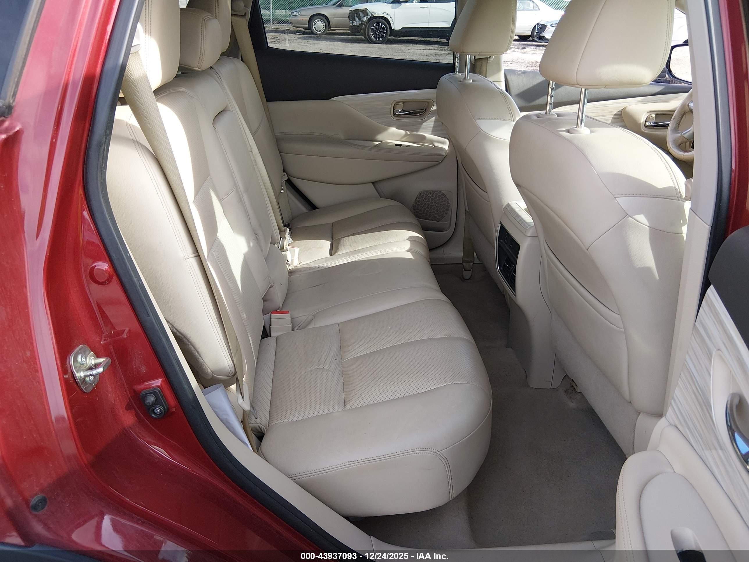 NISSAN MURANO image 8