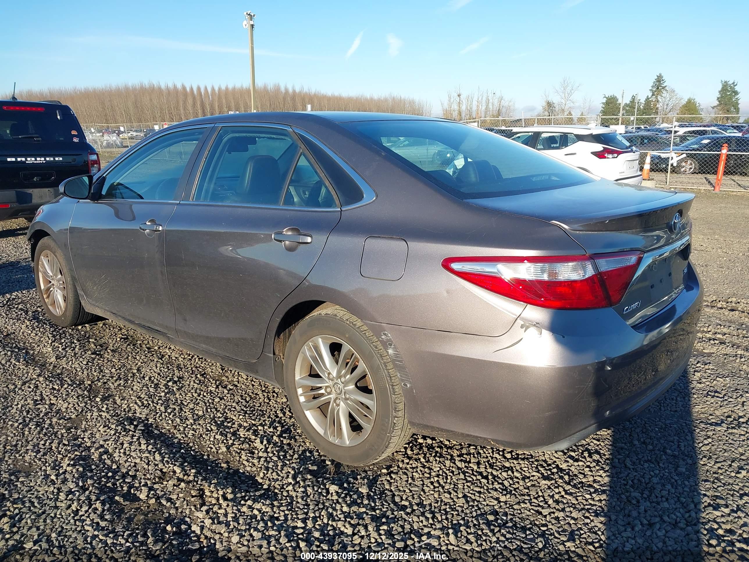 TOYOTA CAMRY image 3