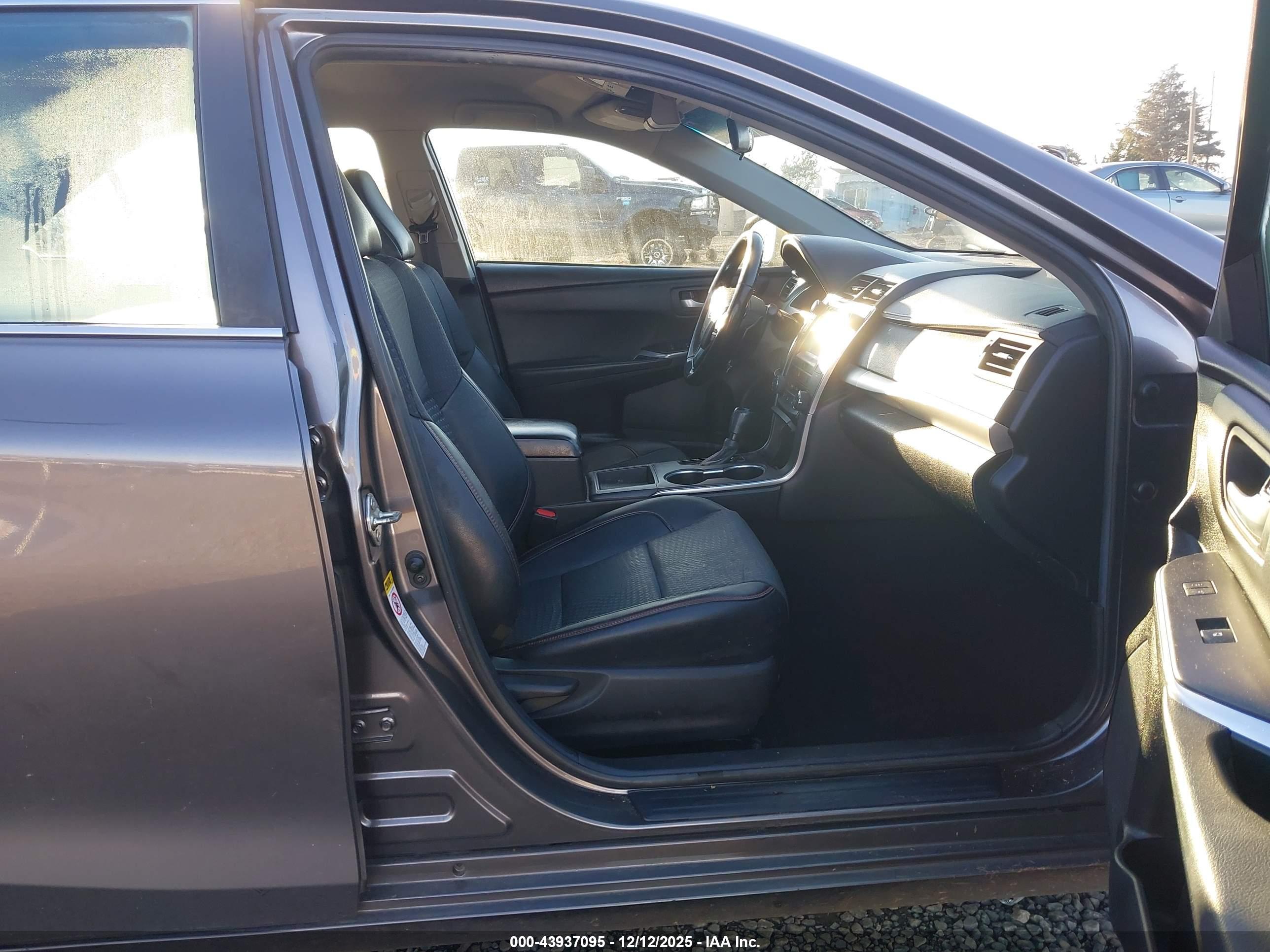 TOYOTA CAMRY image 5
