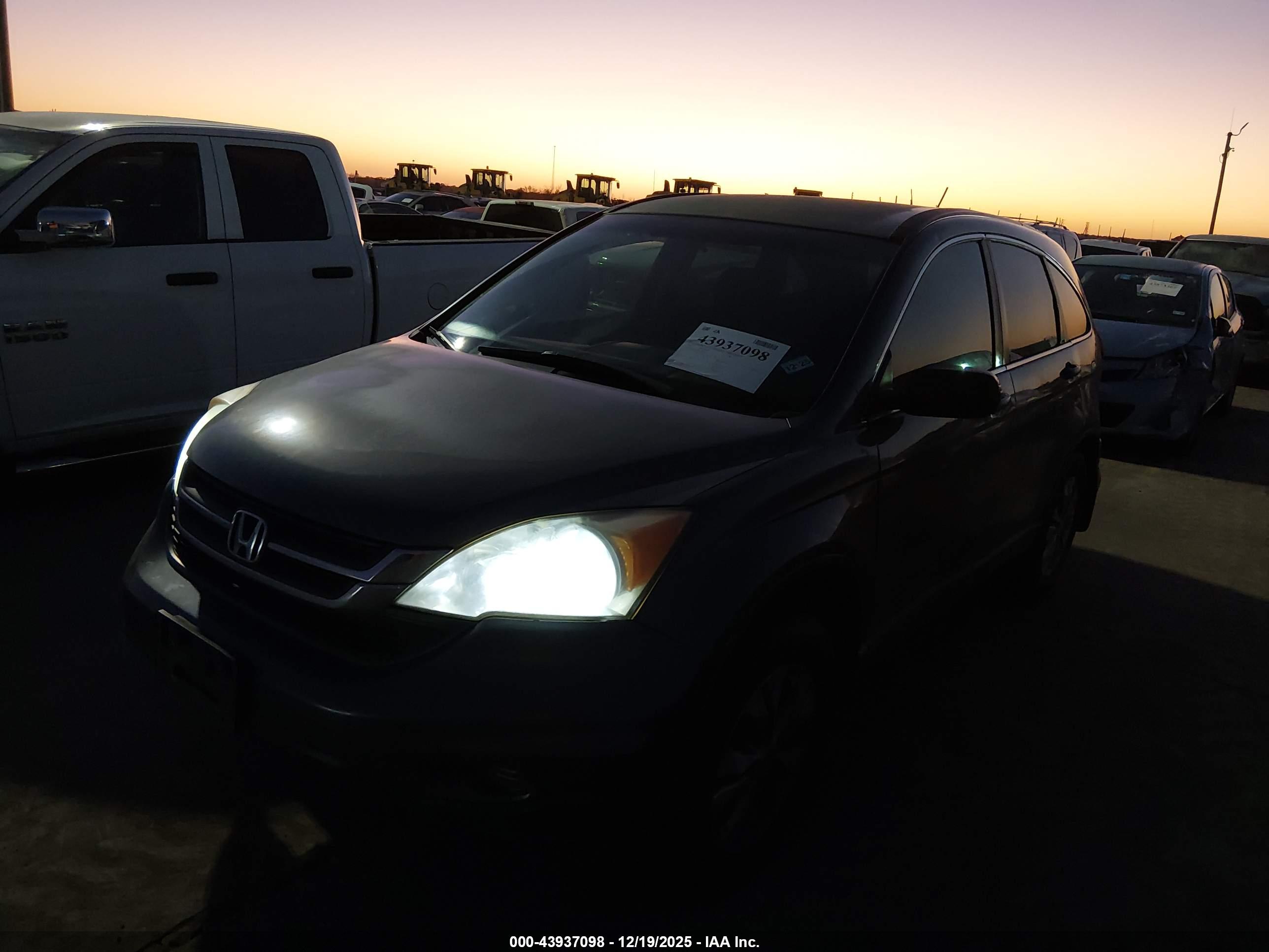 HONDA CR-V image 2