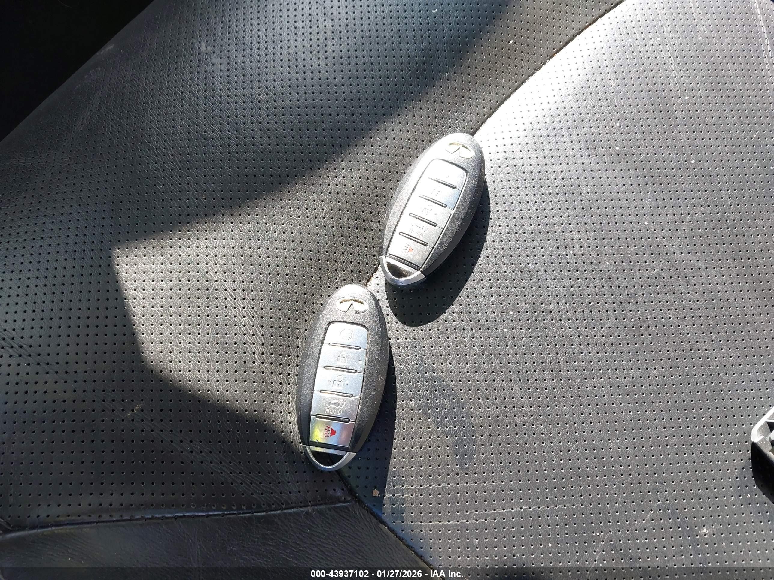 INFINITI QX80 image 11