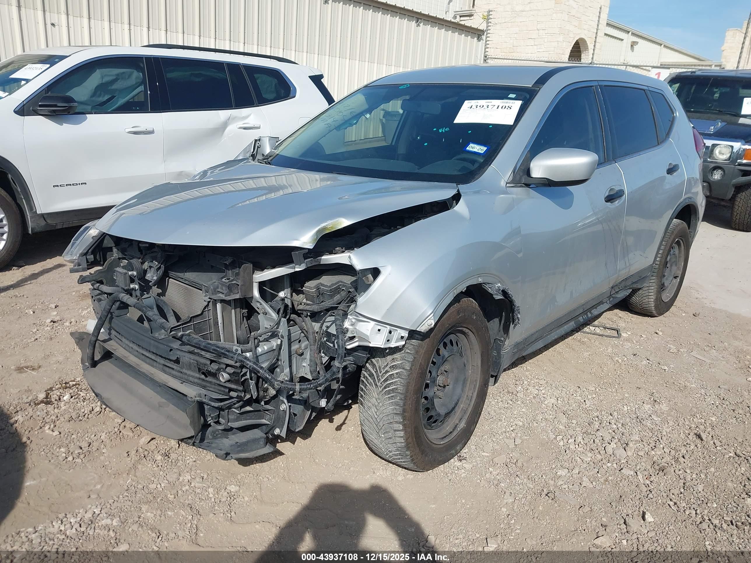 NISSAN ROGUE image 2