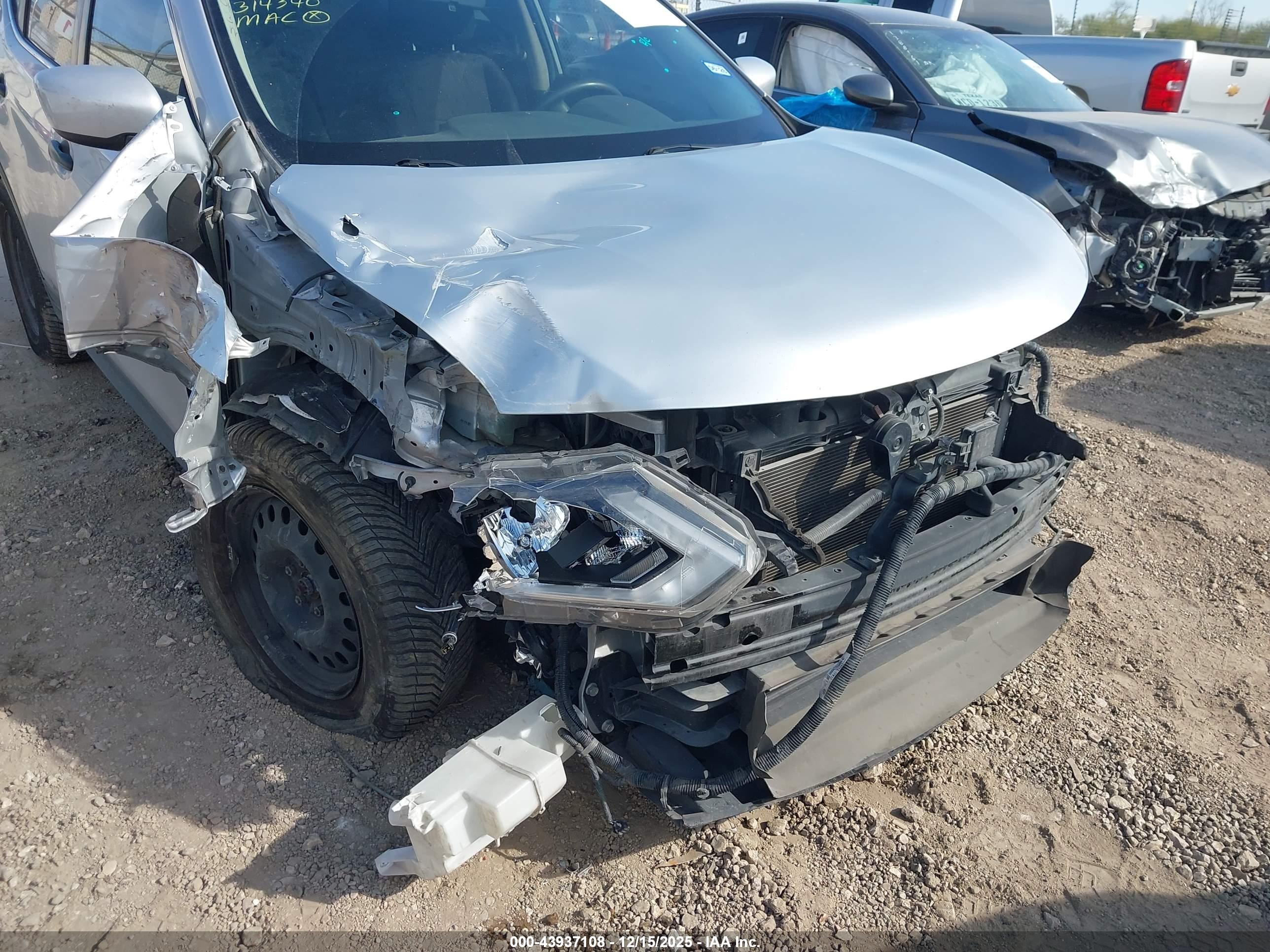 NISSAN ROGUE image 6