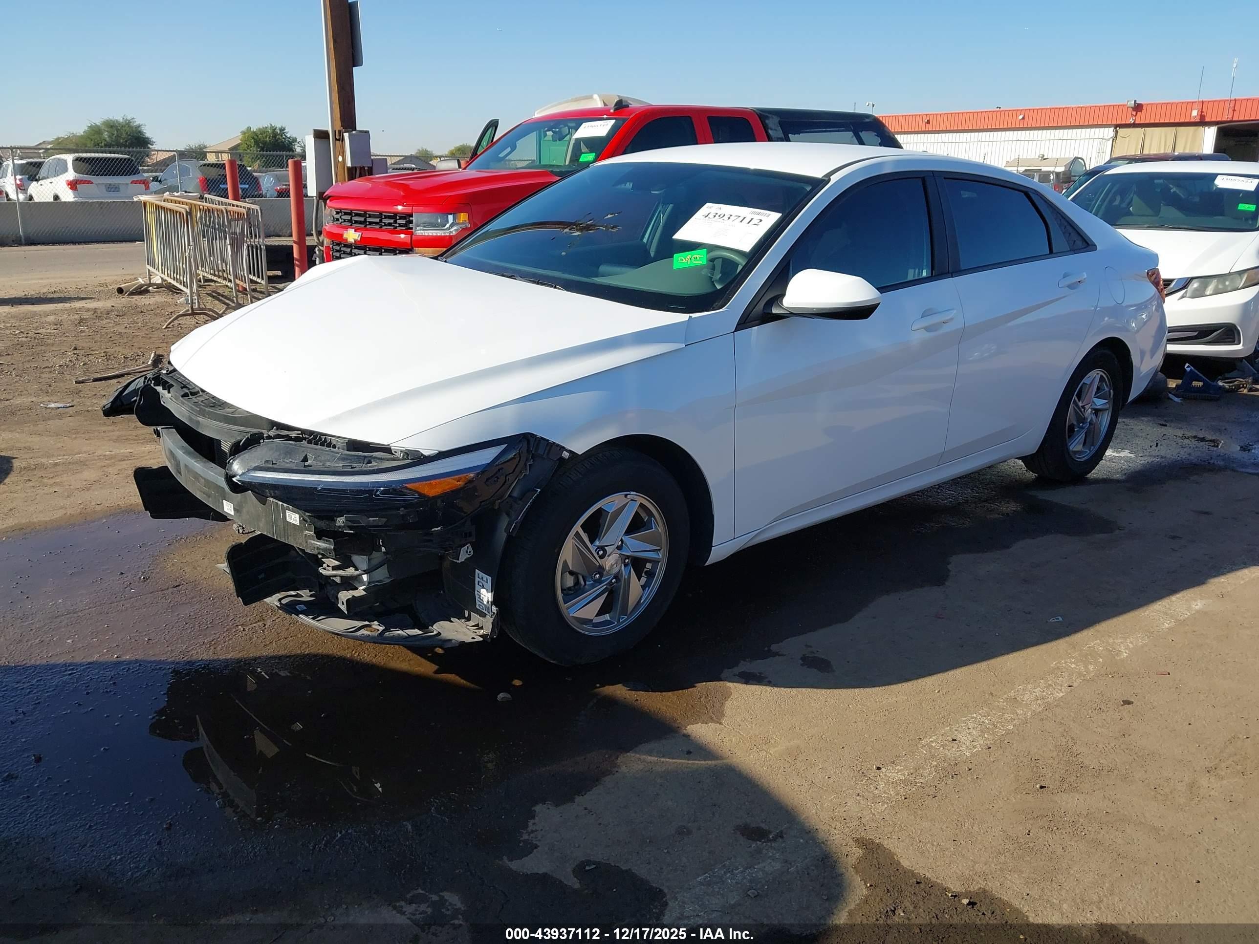 HYUNDAI ELANTRA image 2