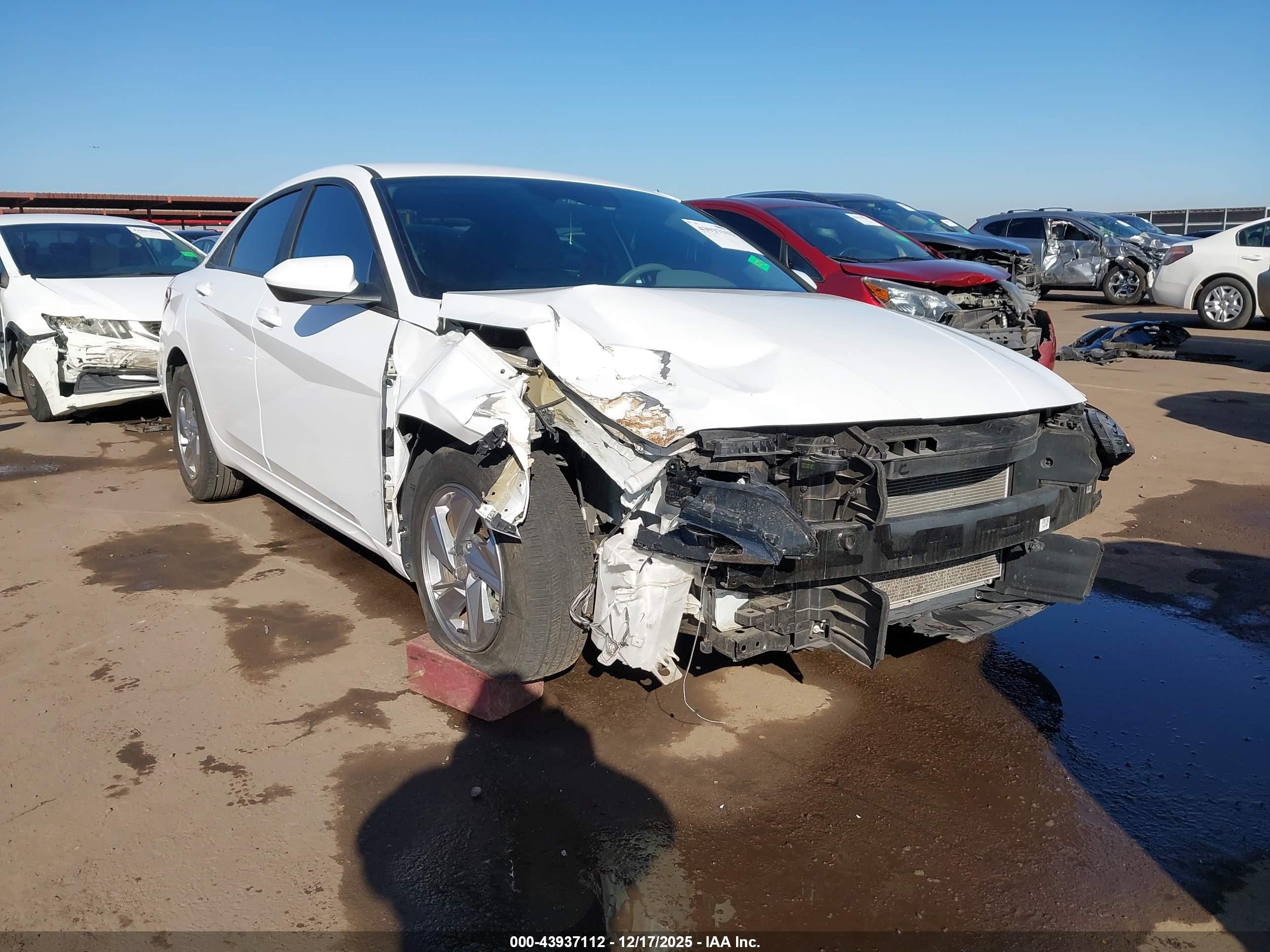 HYUNDAI ELANTRA image 6