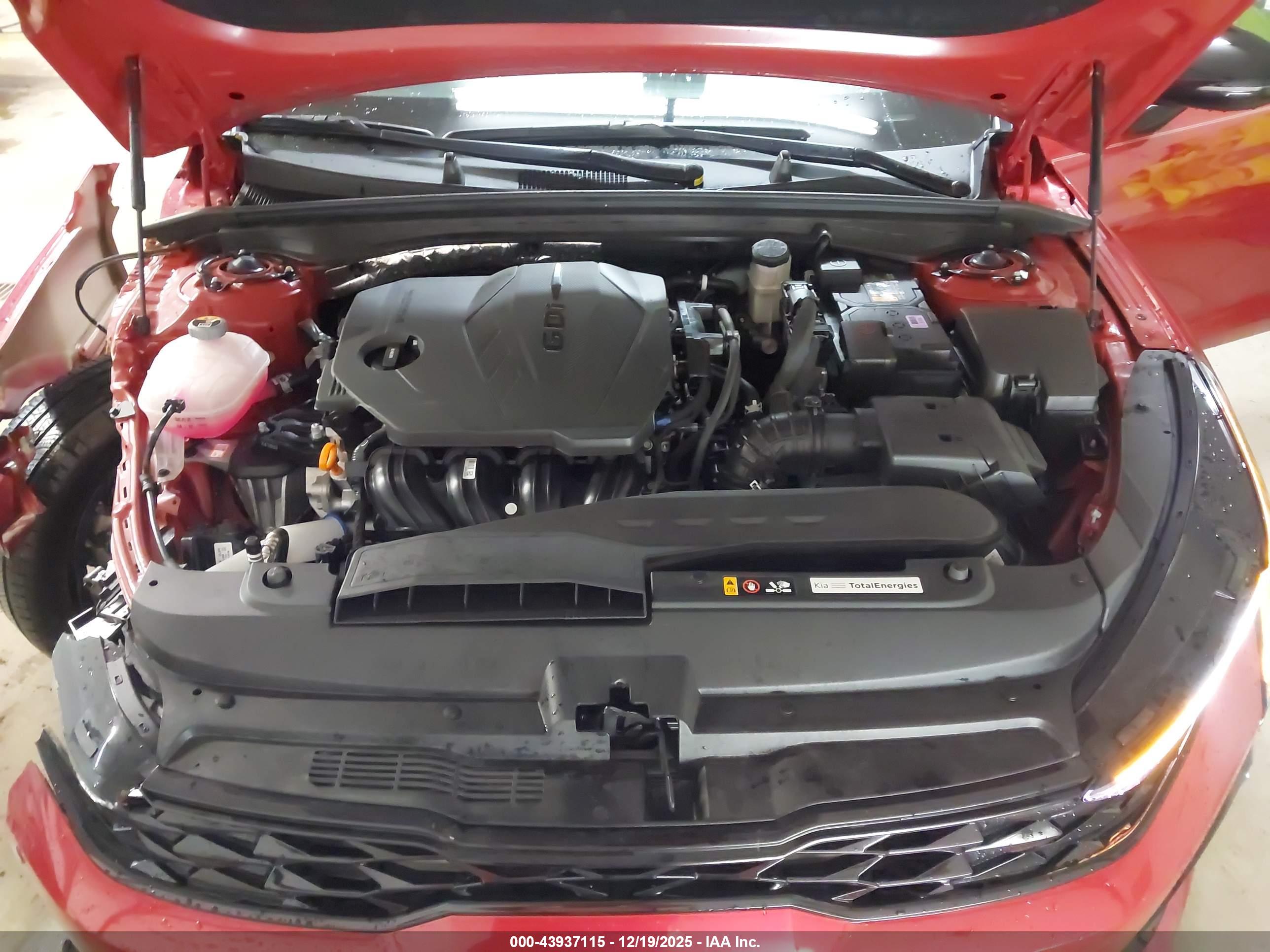 KIA K5 image 10
