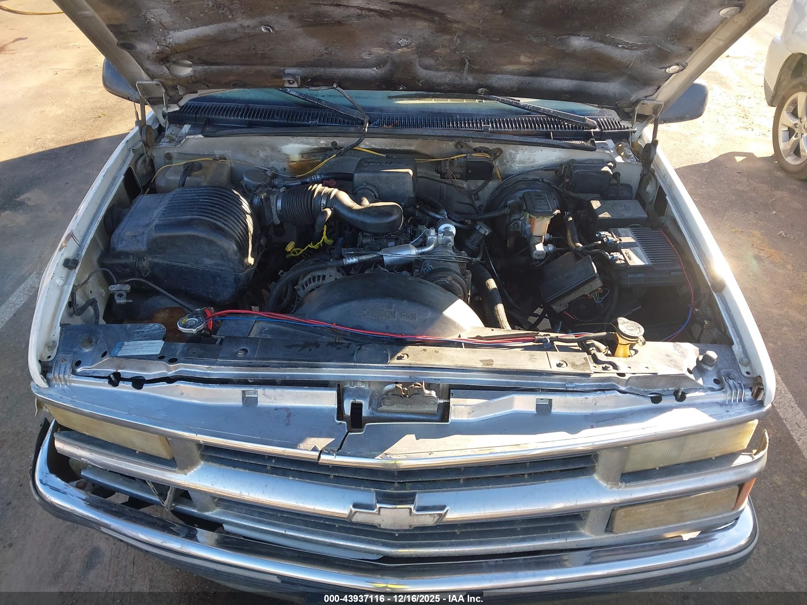 CHEVROLET C1500 image 10