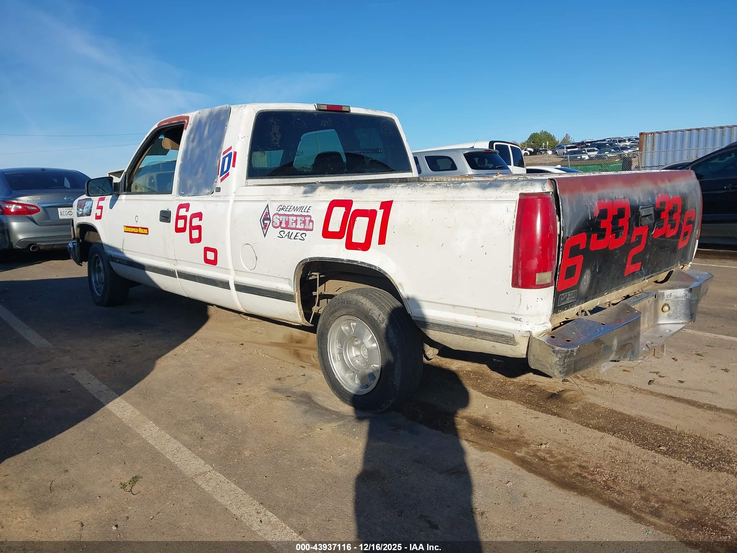 CHEVROLET C1500 image 3