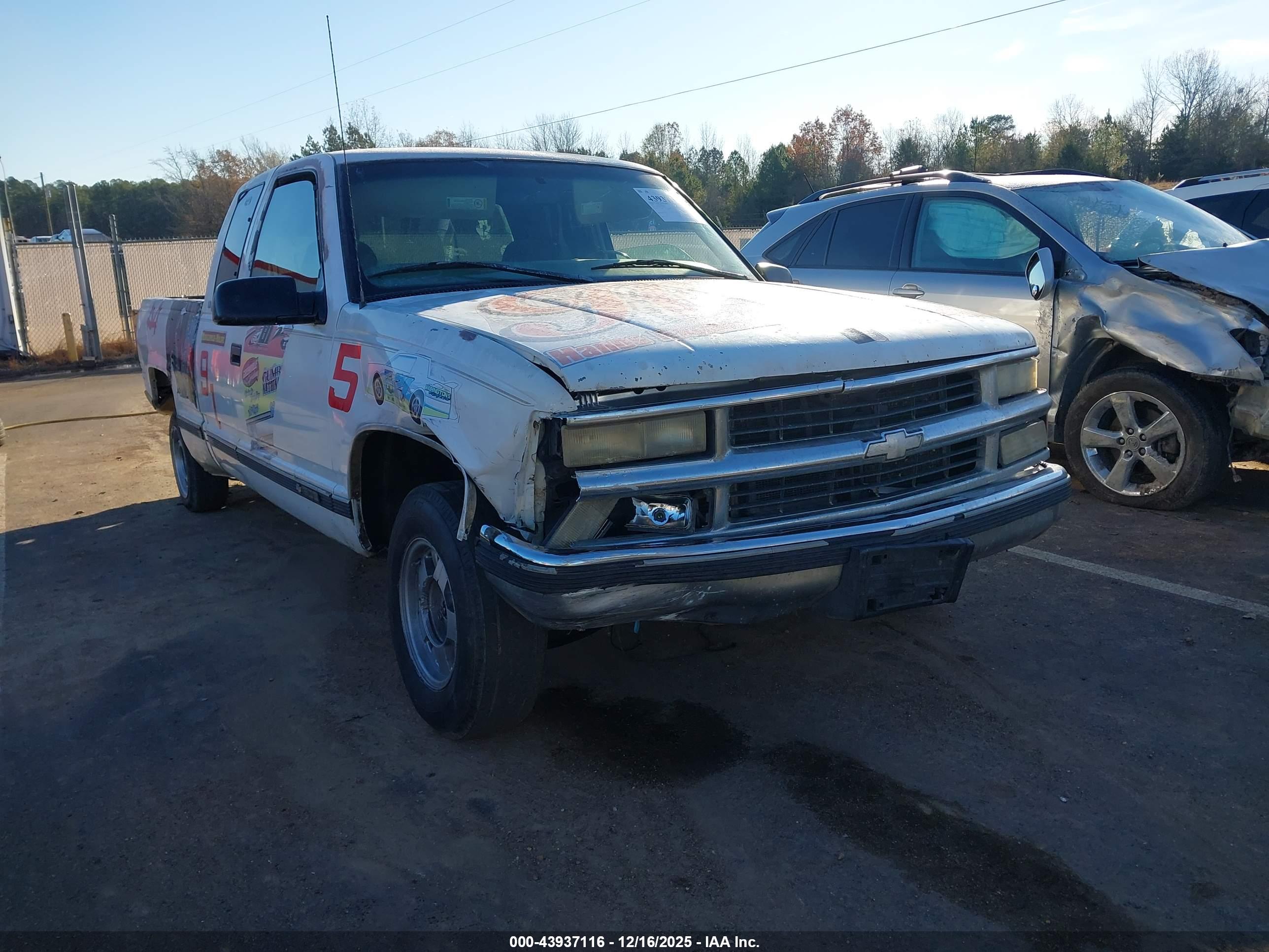 CHEVROLET C1500 image 6