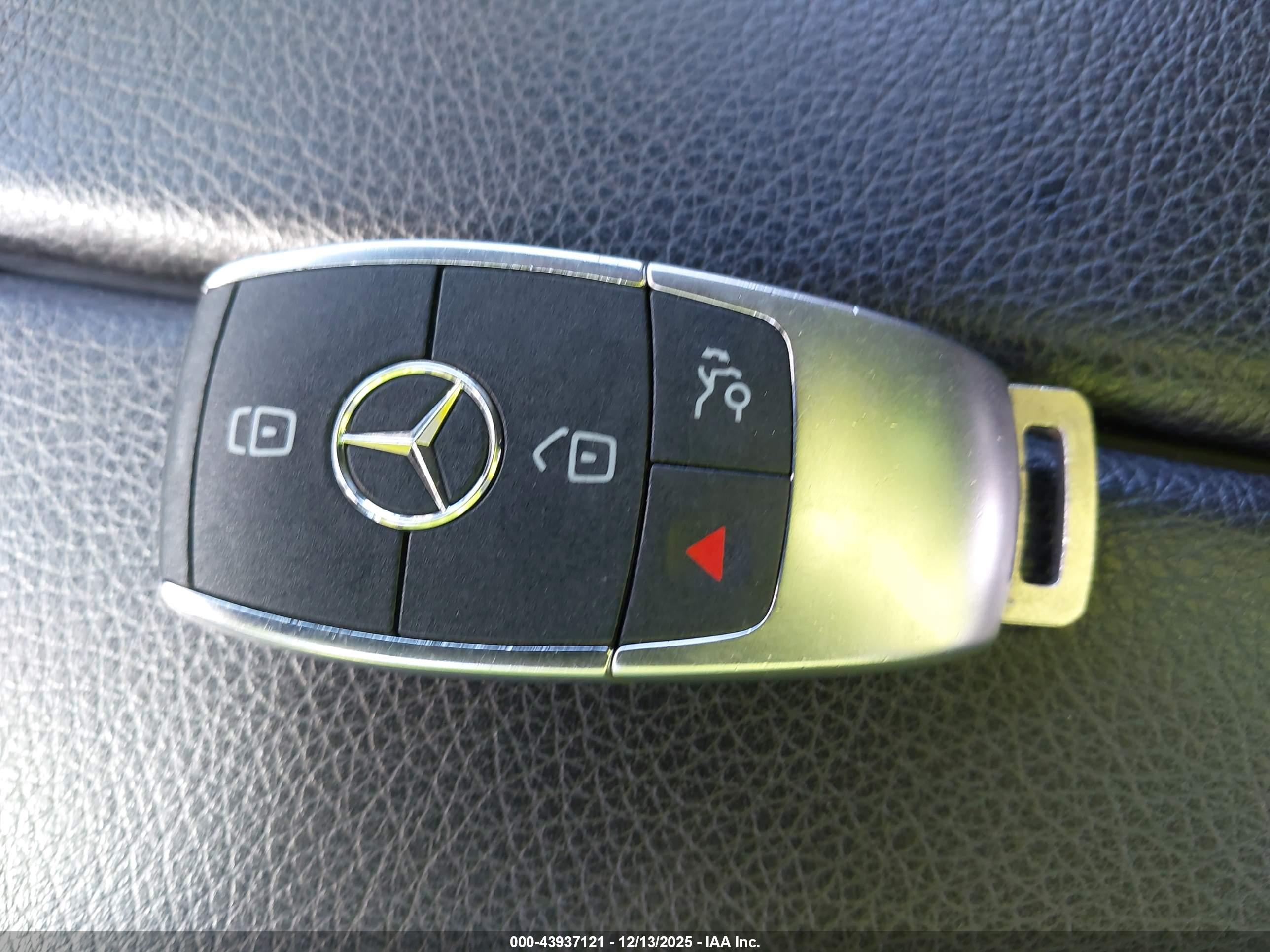 MERCEDES-BENZ GLE image 11