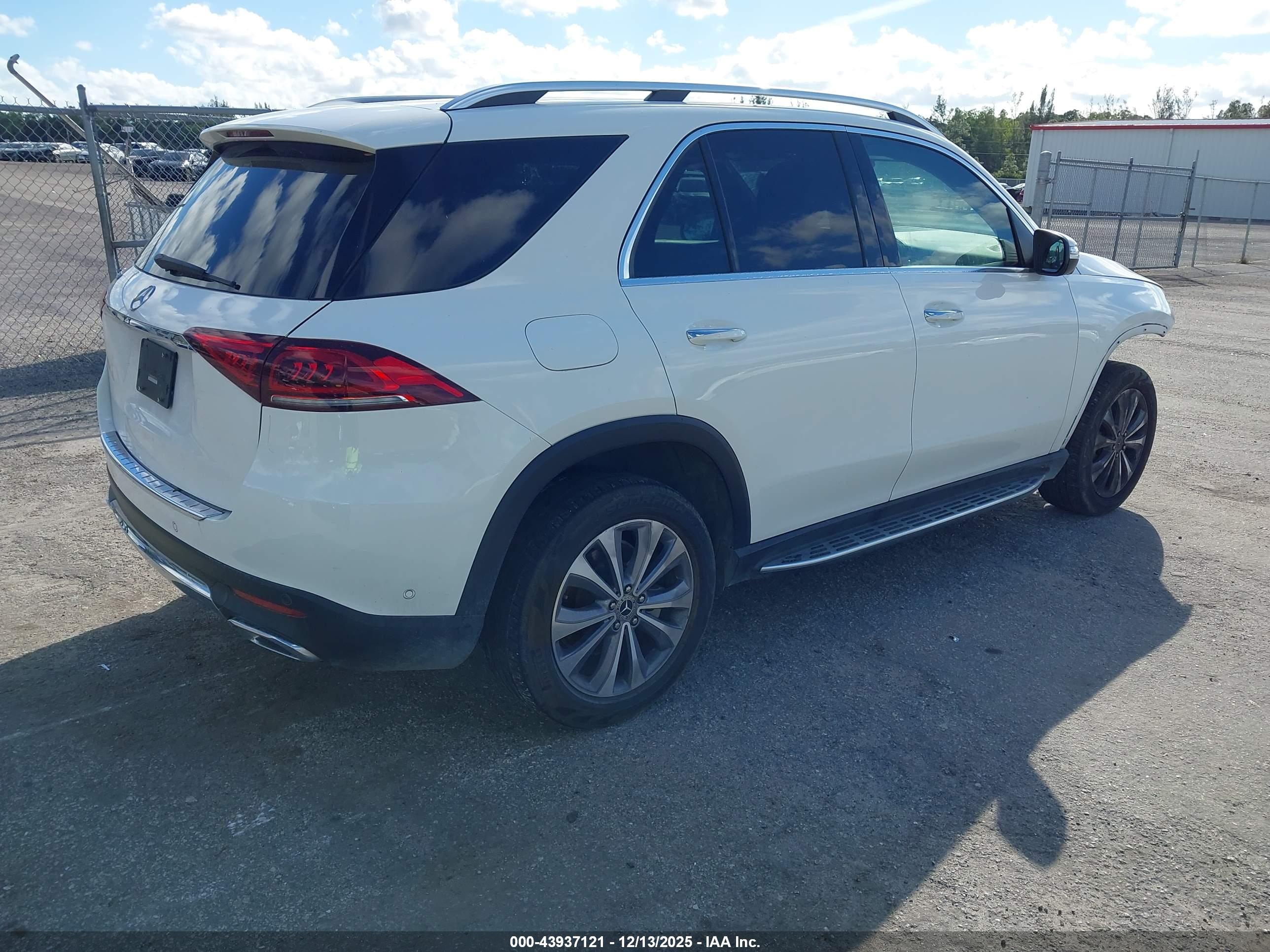 MERCEDES-BENZ GLE image 4