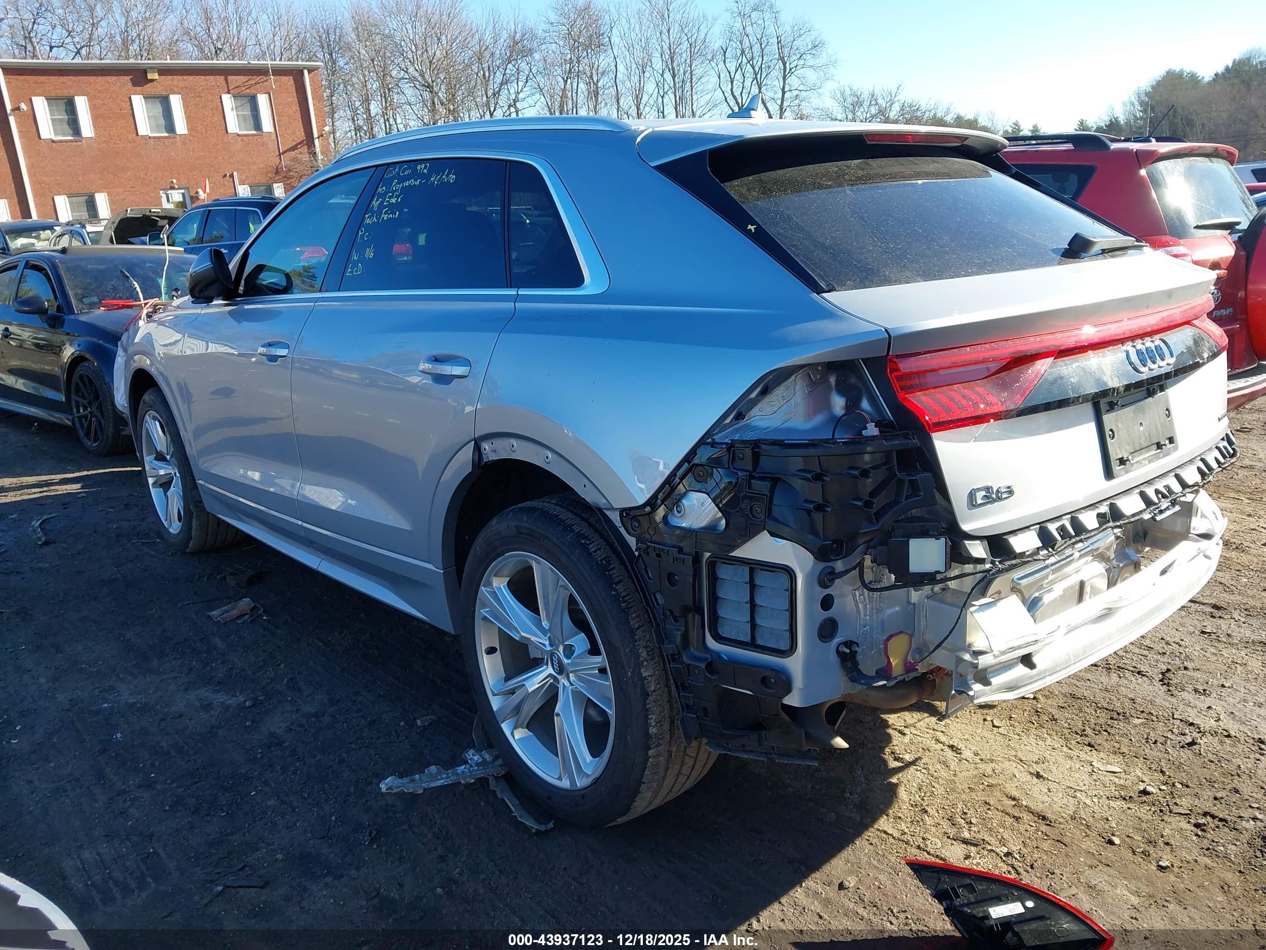 AUDI Q8 image 3