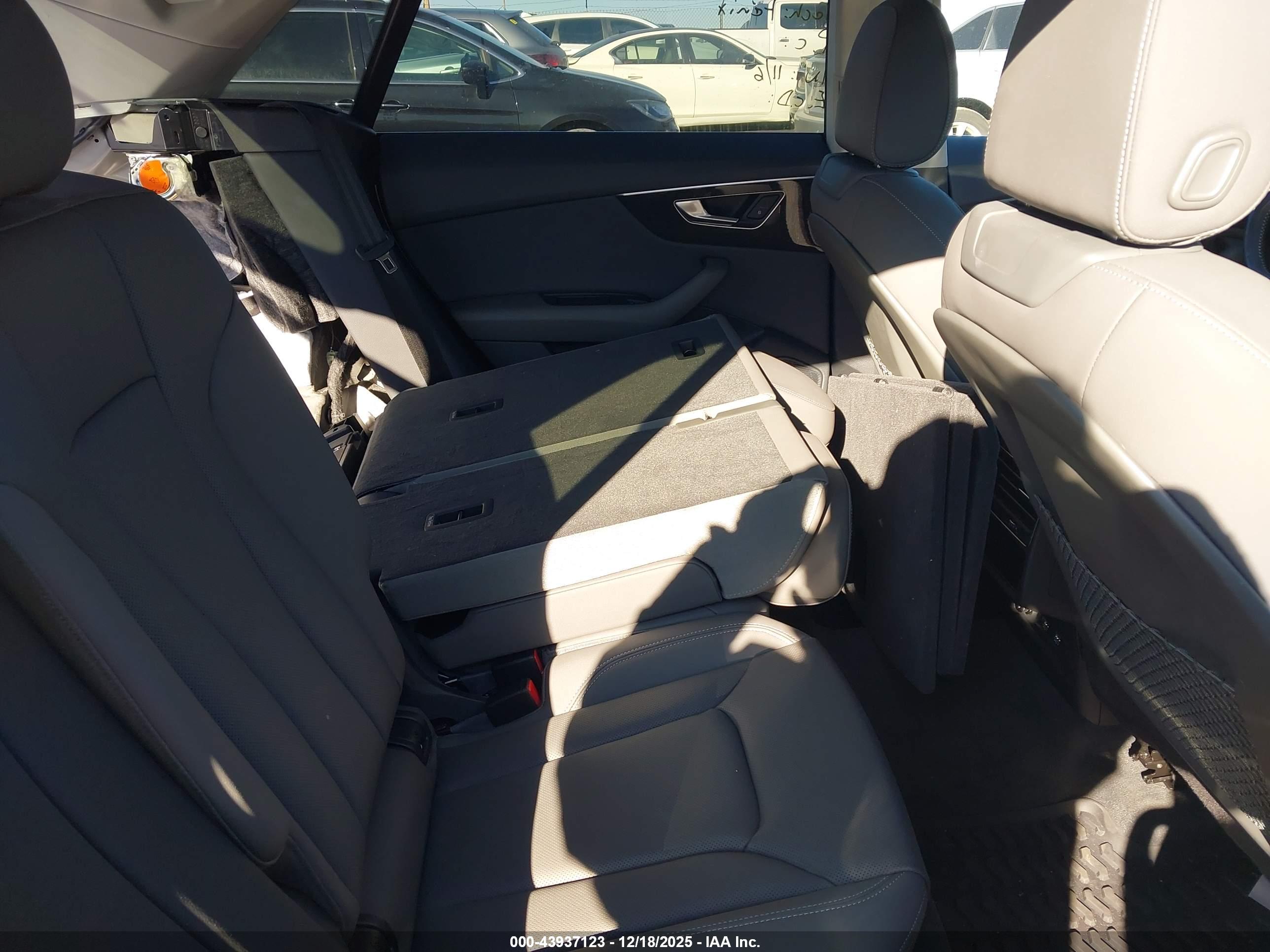 AUDI Q8 image 8