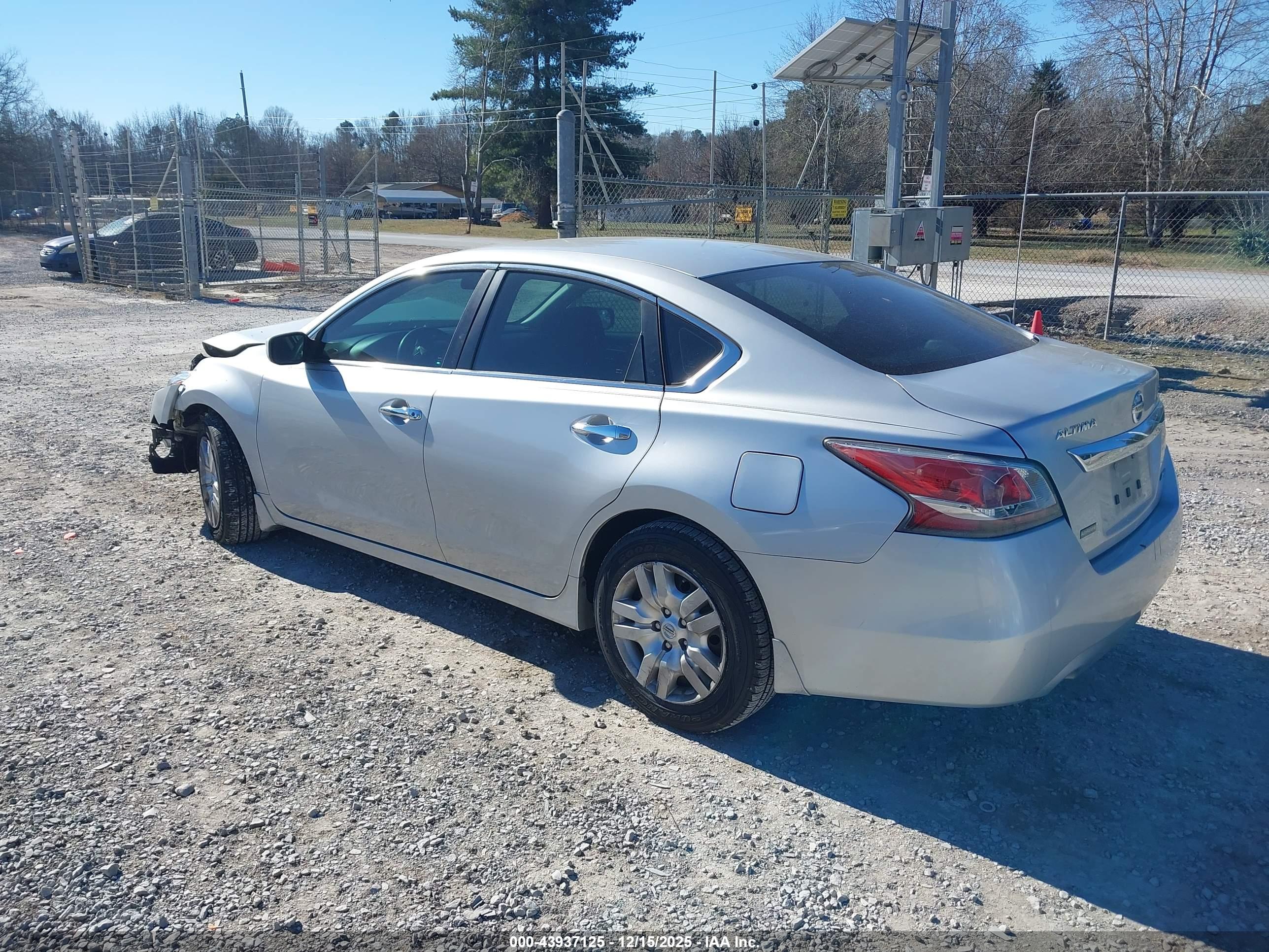 NISSAN ALTIMA image 3