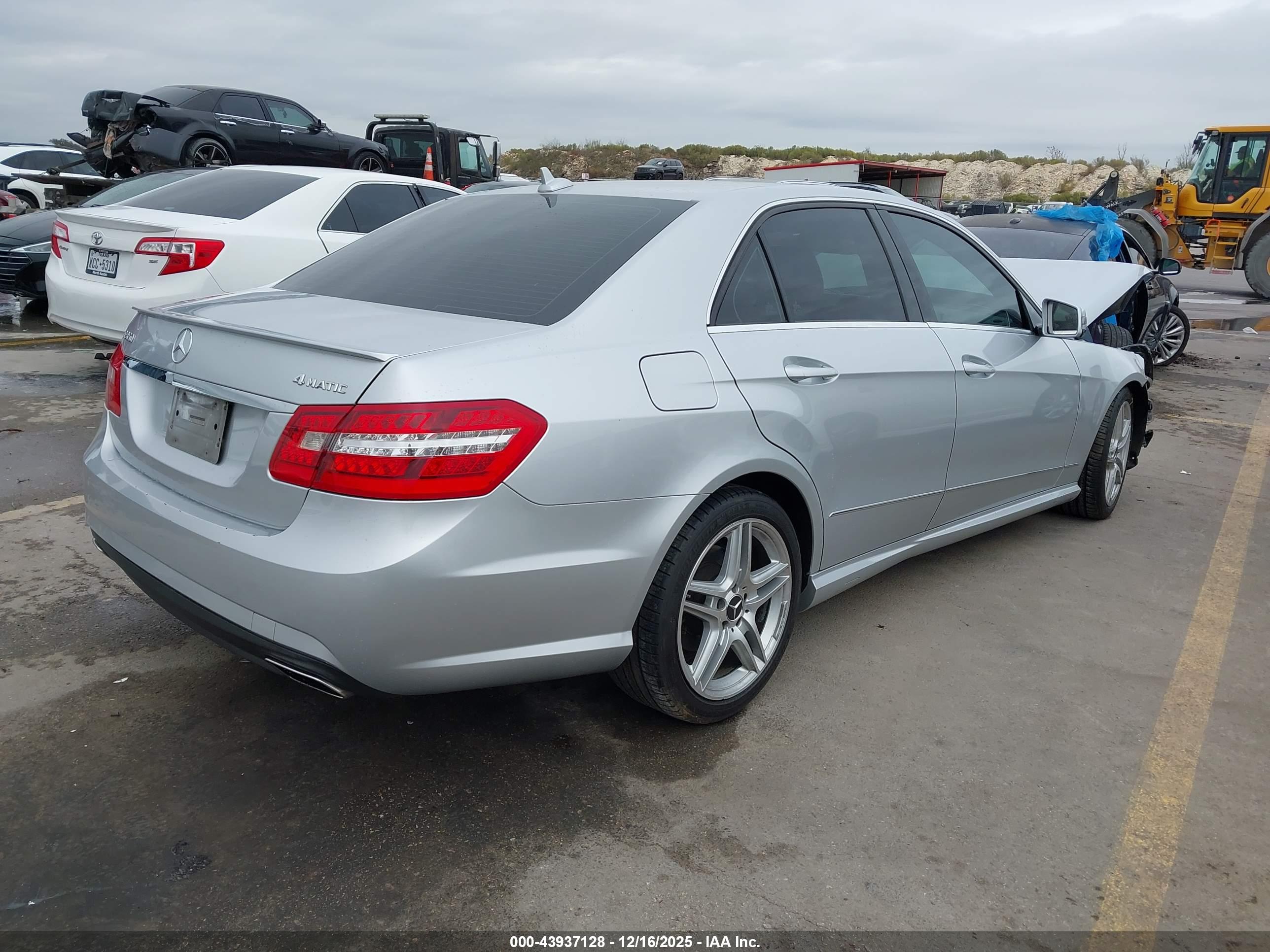 MERCEDES-BENZ E image 4