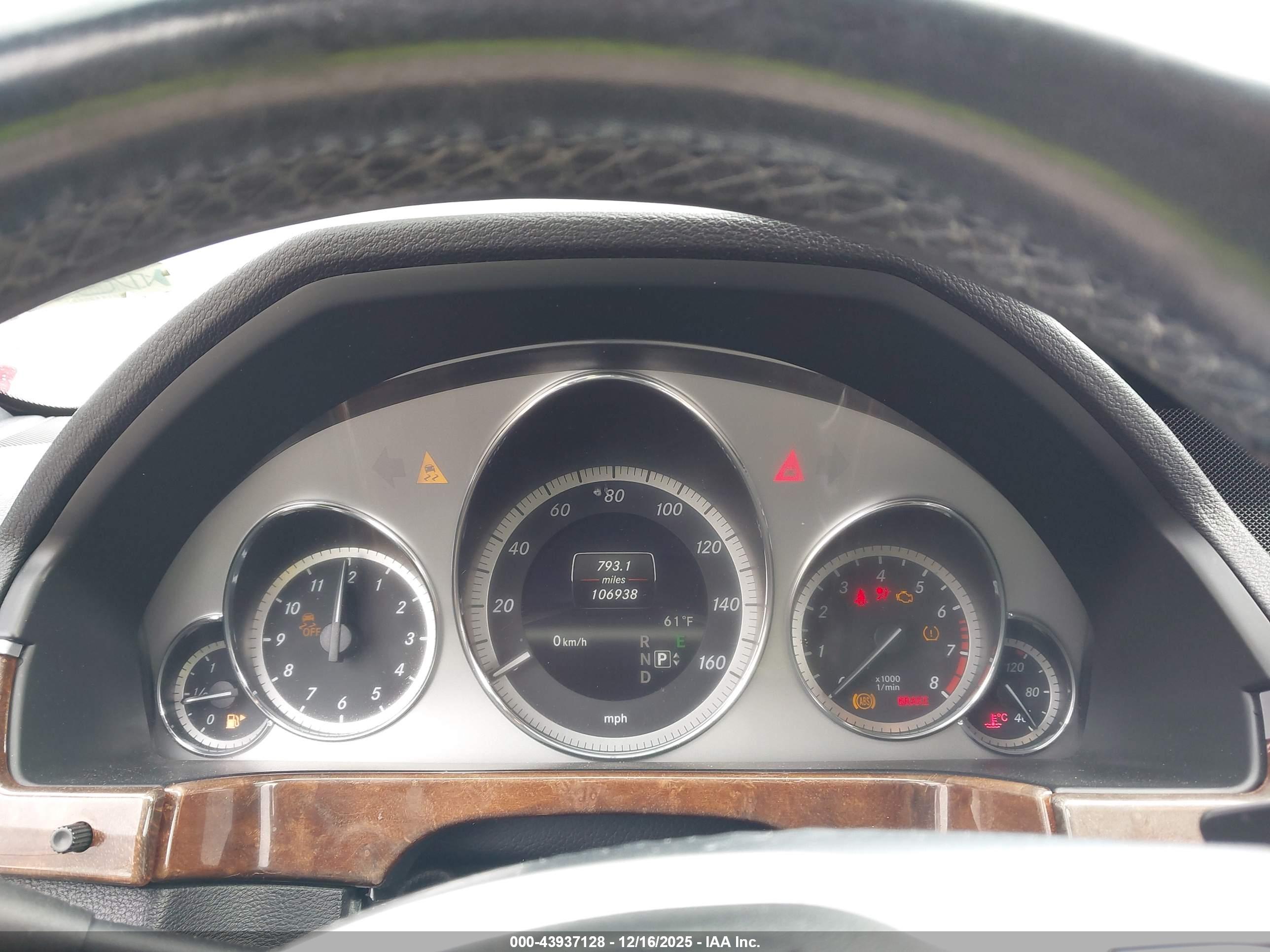 MERCEDES-BENZ E image 7