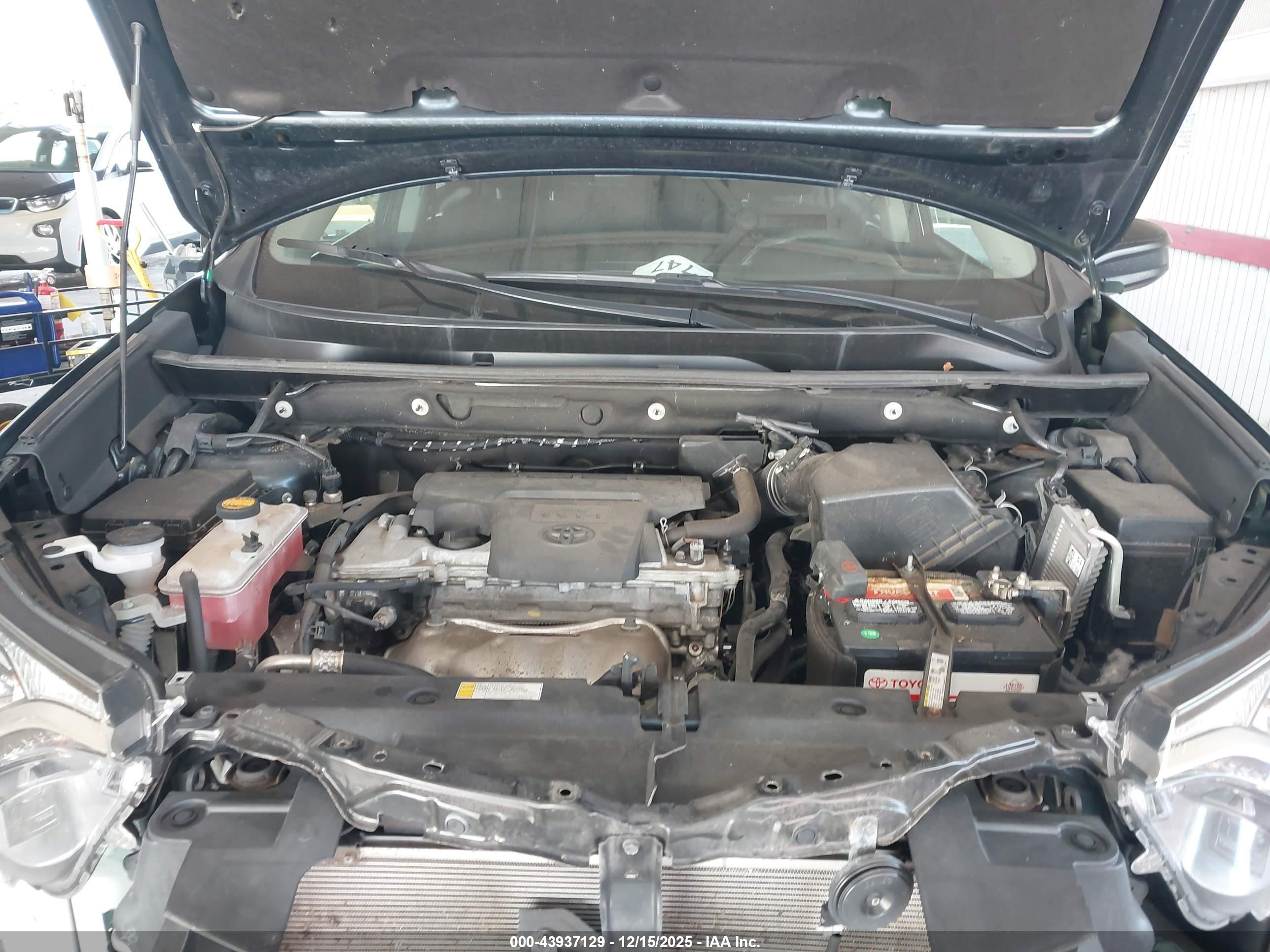 TOYOTA RAV4 image 10