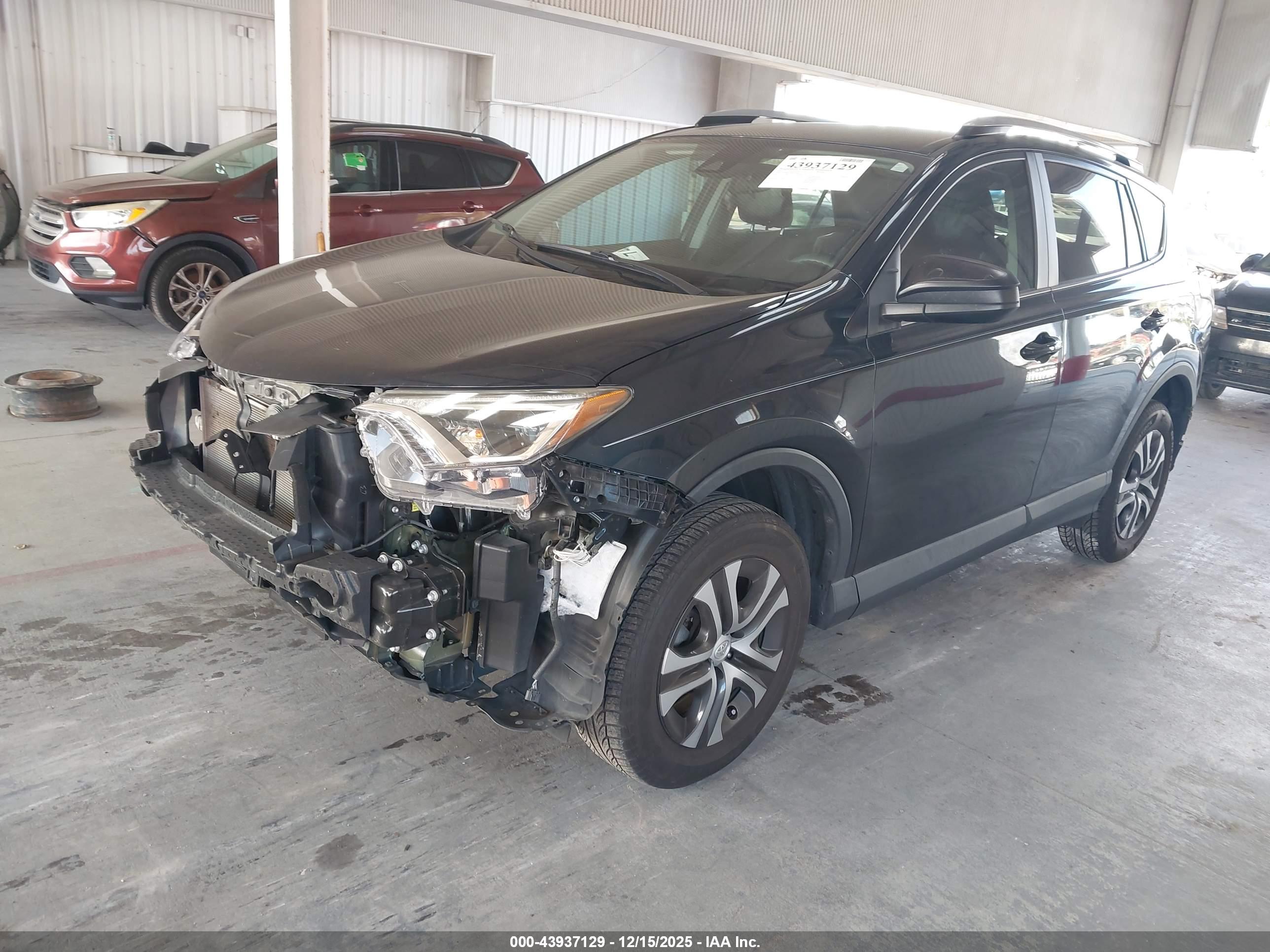 TOYOTA RAV4 image 2