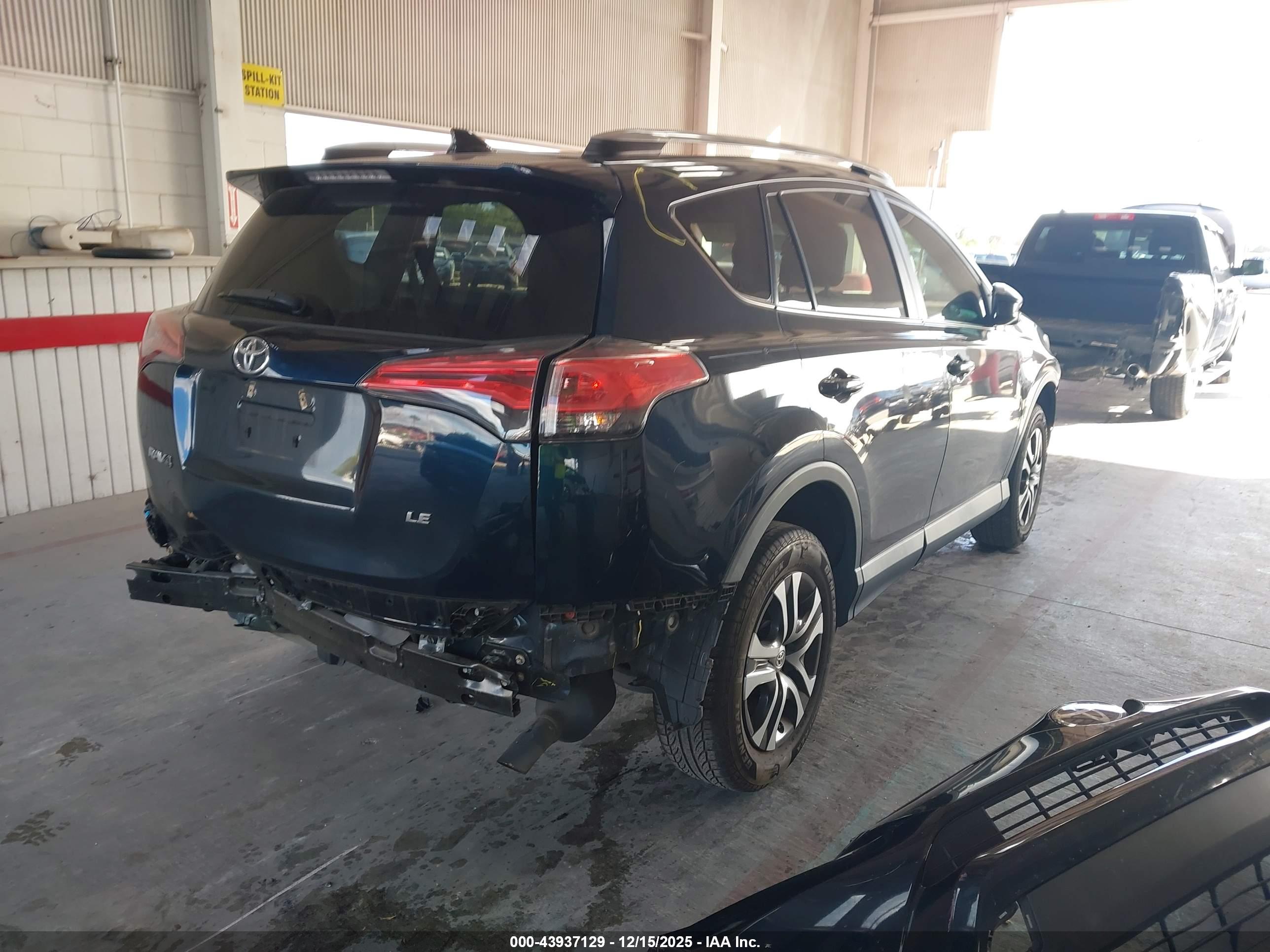 TOYOTA RAV4 image 4
