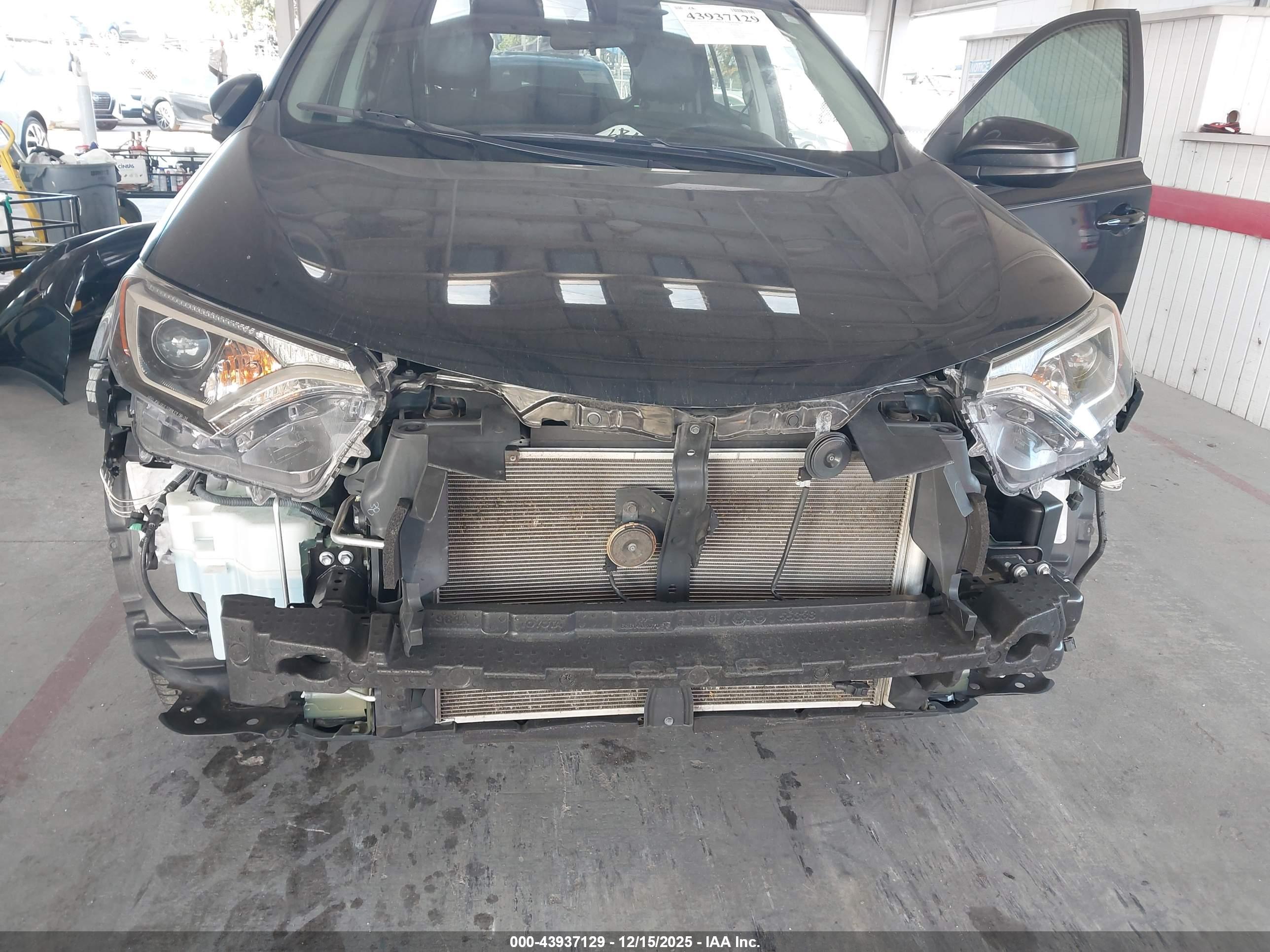 TOYOTA RAV4 image 6