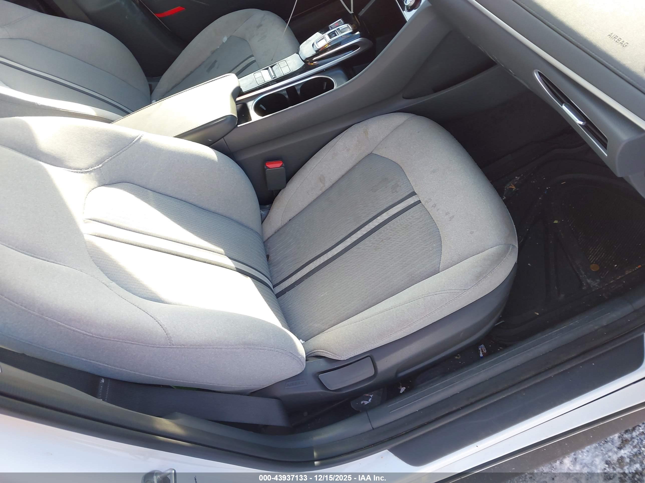 HYUNDAI SONATA image 5