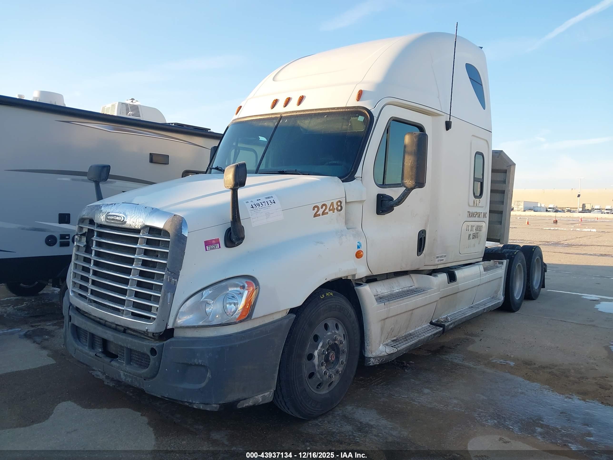 FREIGHTLINER CASCADIA image 2