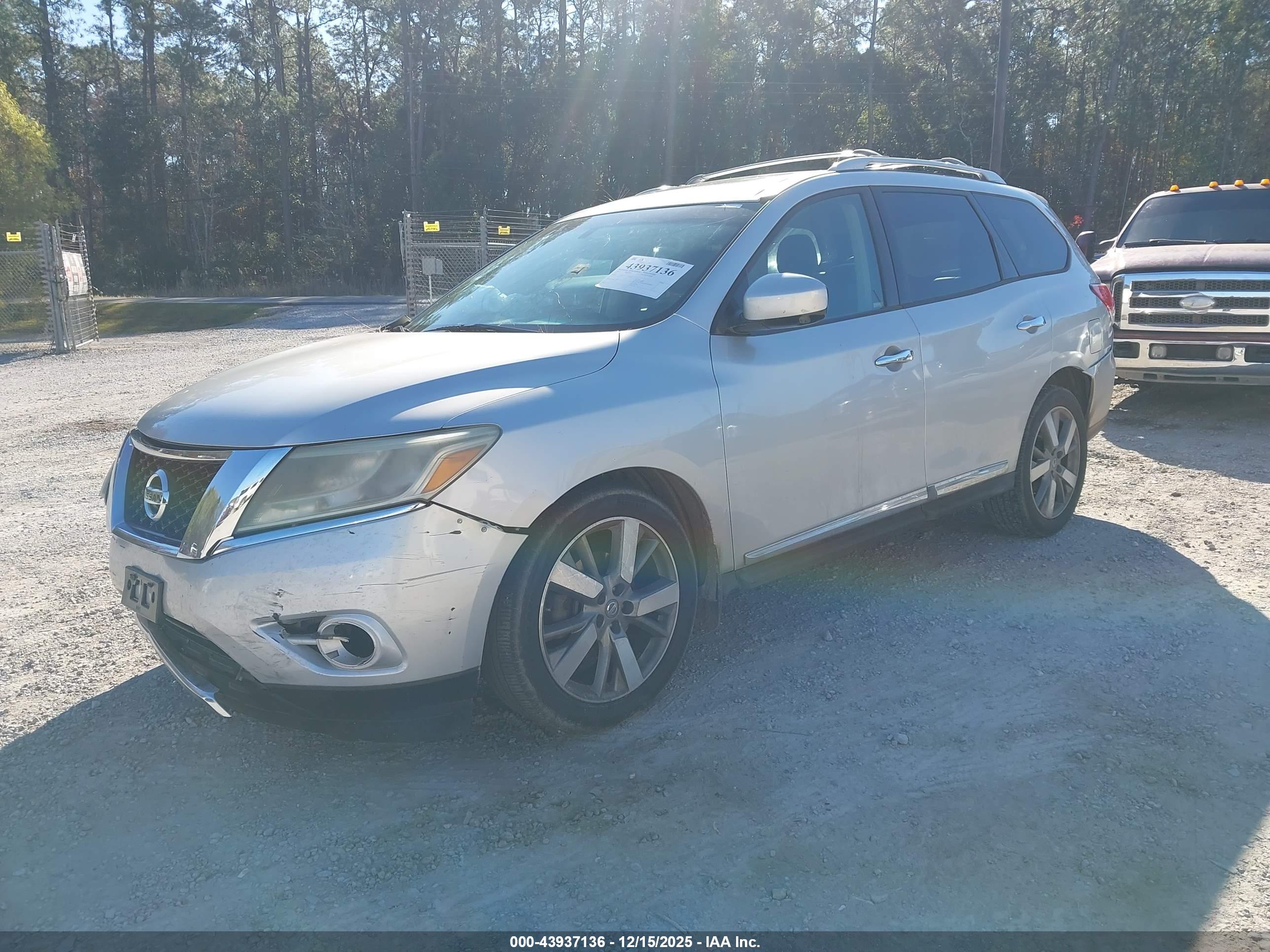 NISSAN PATHFINDER image 2