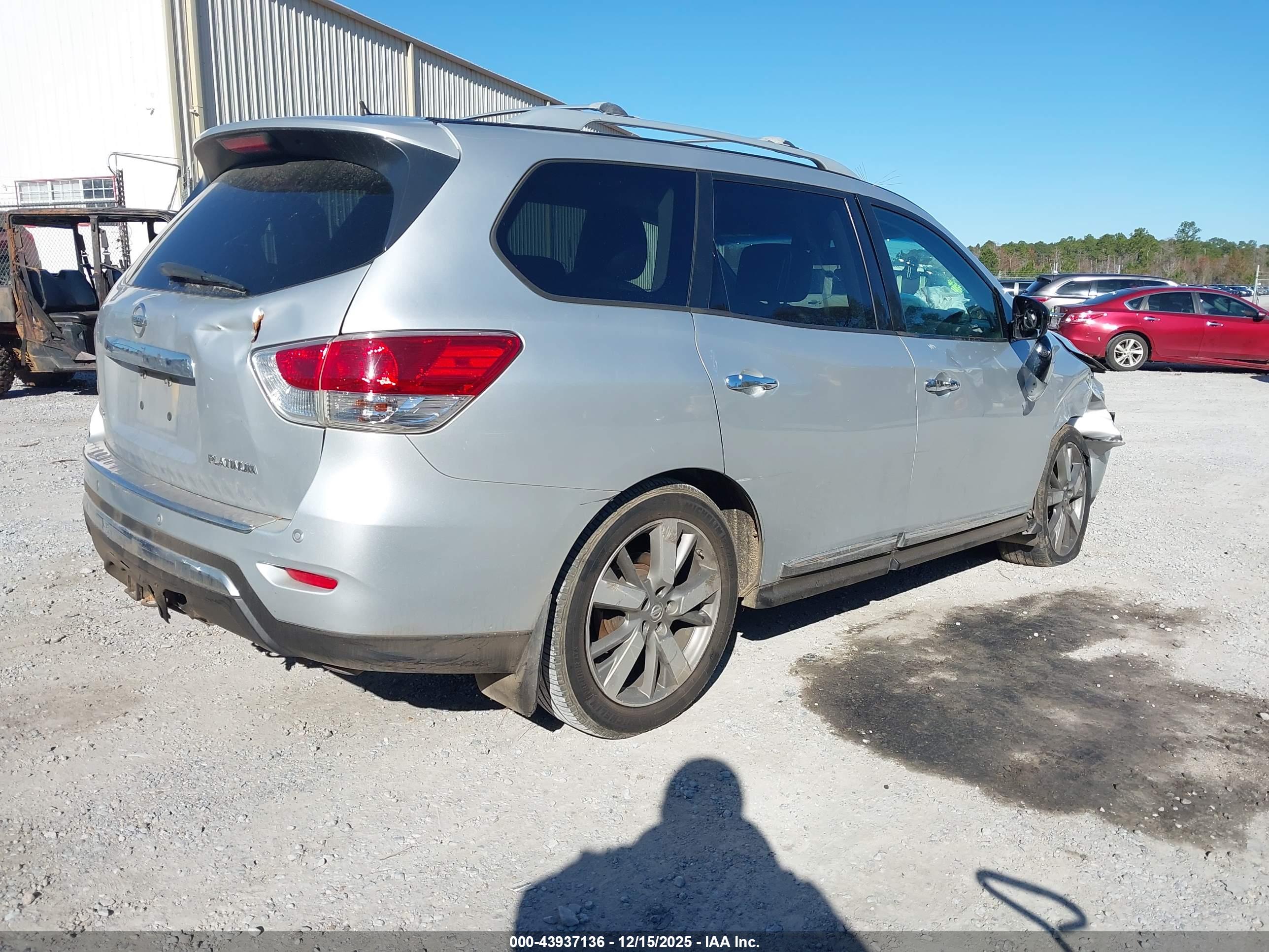 NISSAN PATHFINDER image 4