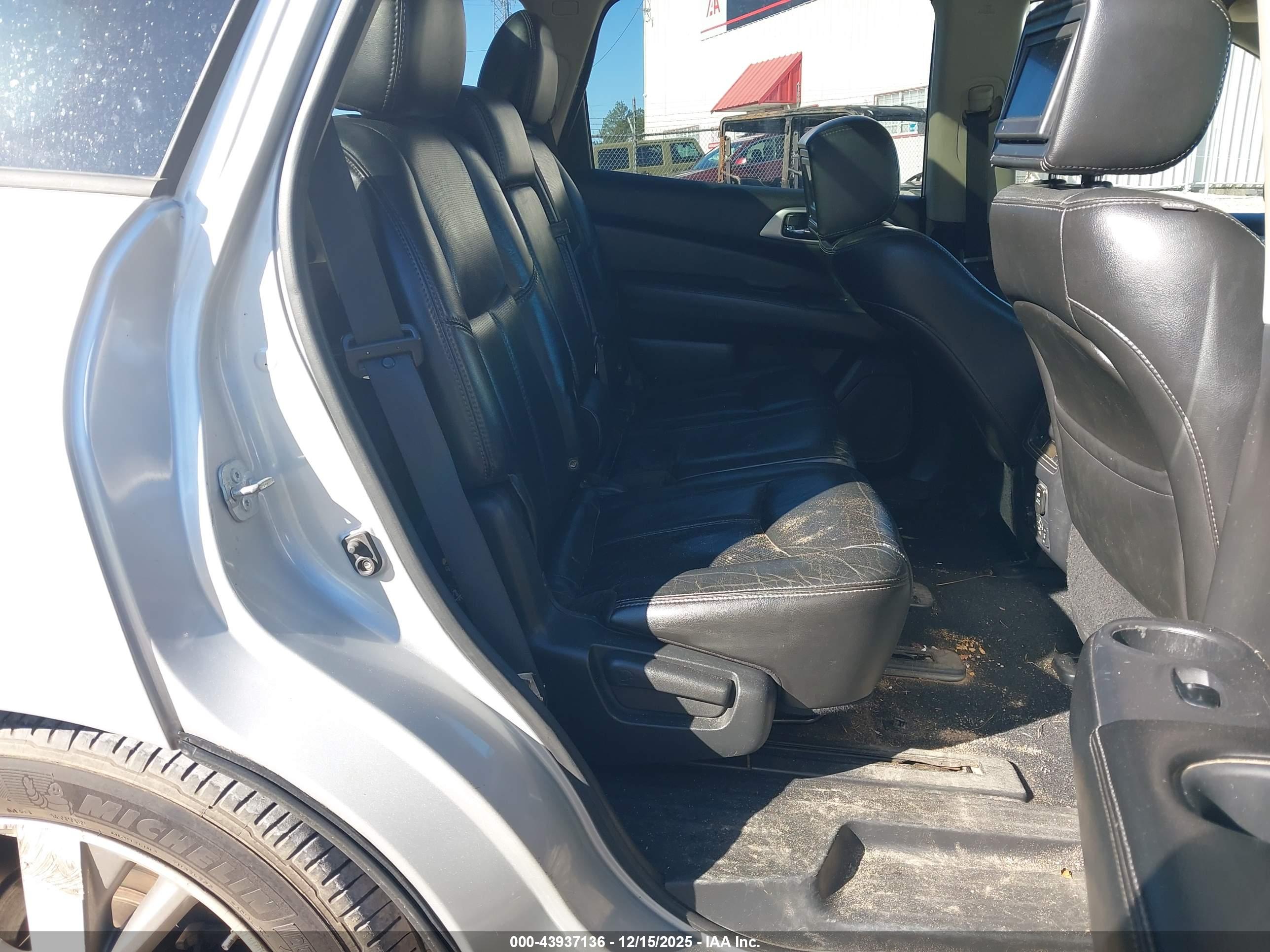 NISSAN PATHFINDER image 8