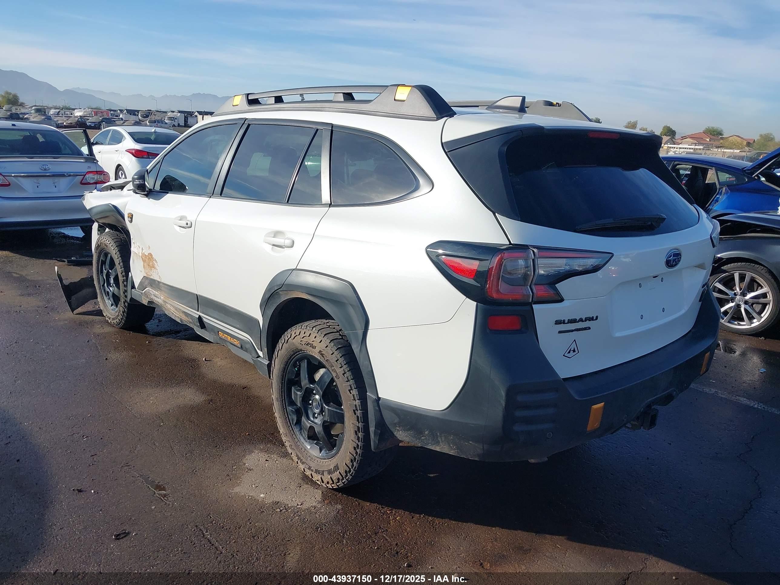 SUBARU OUTBACK image 3