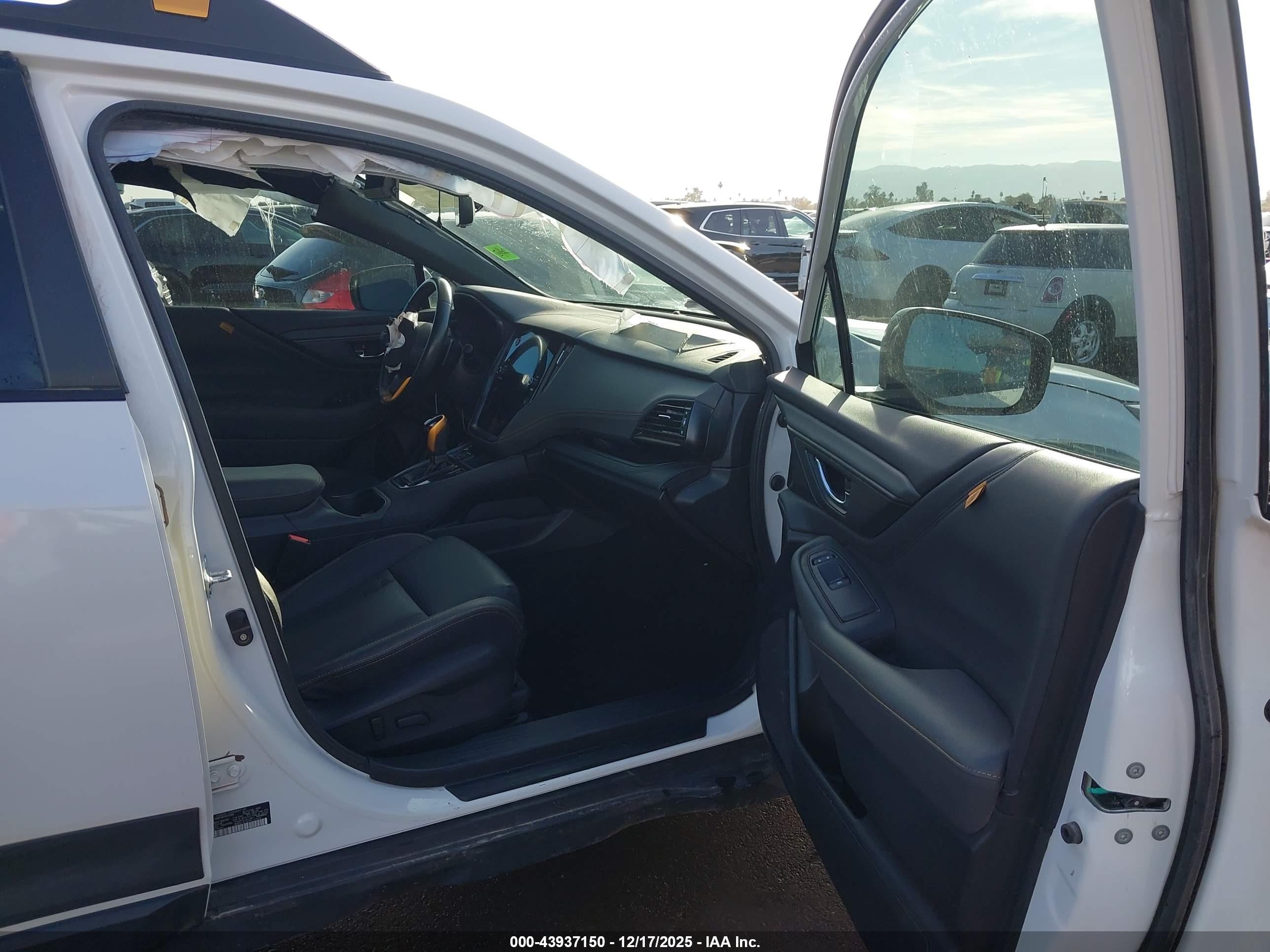 SUBARU OUTBACK image 5