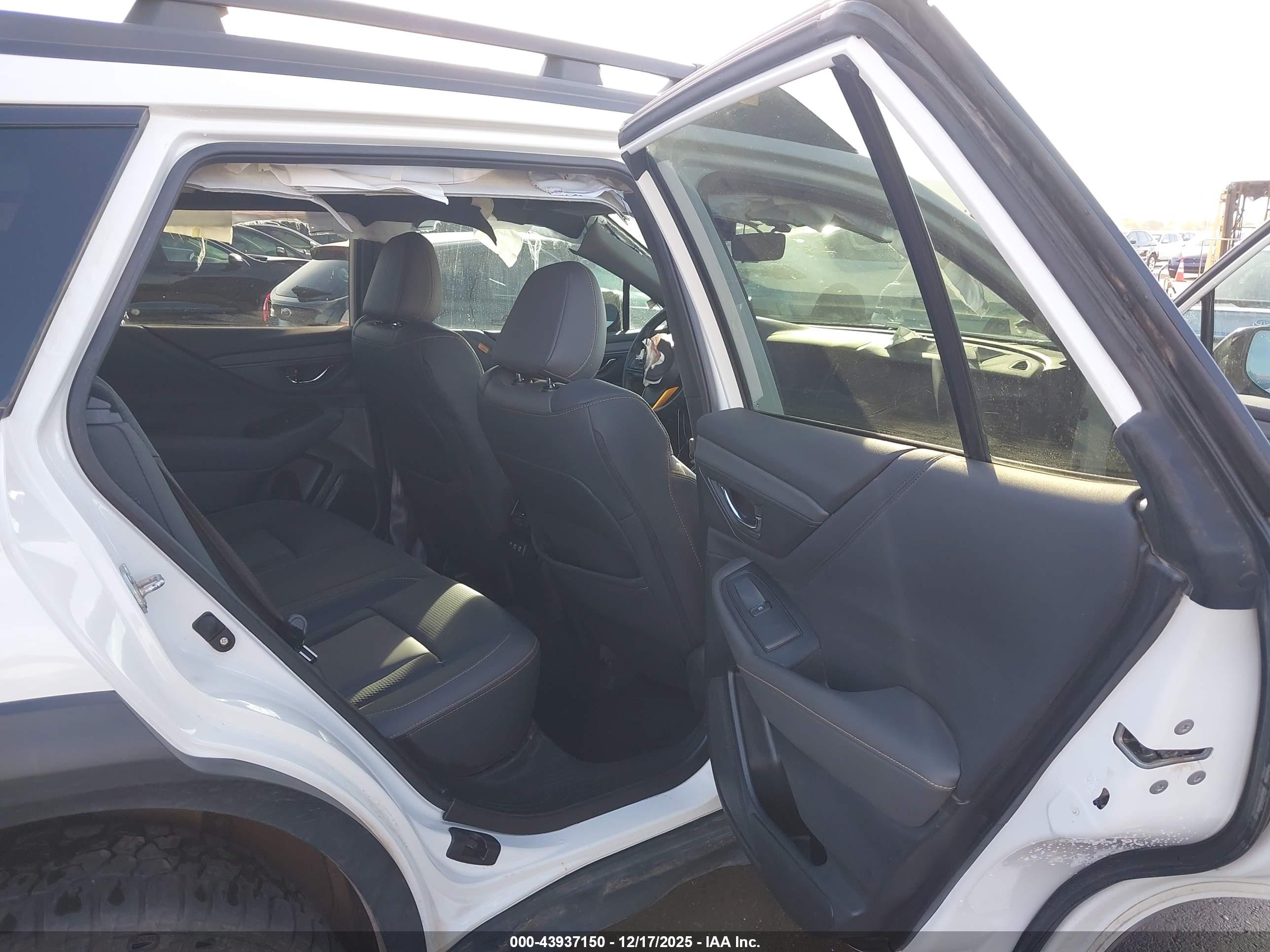SUBARU OUTBACK image 8