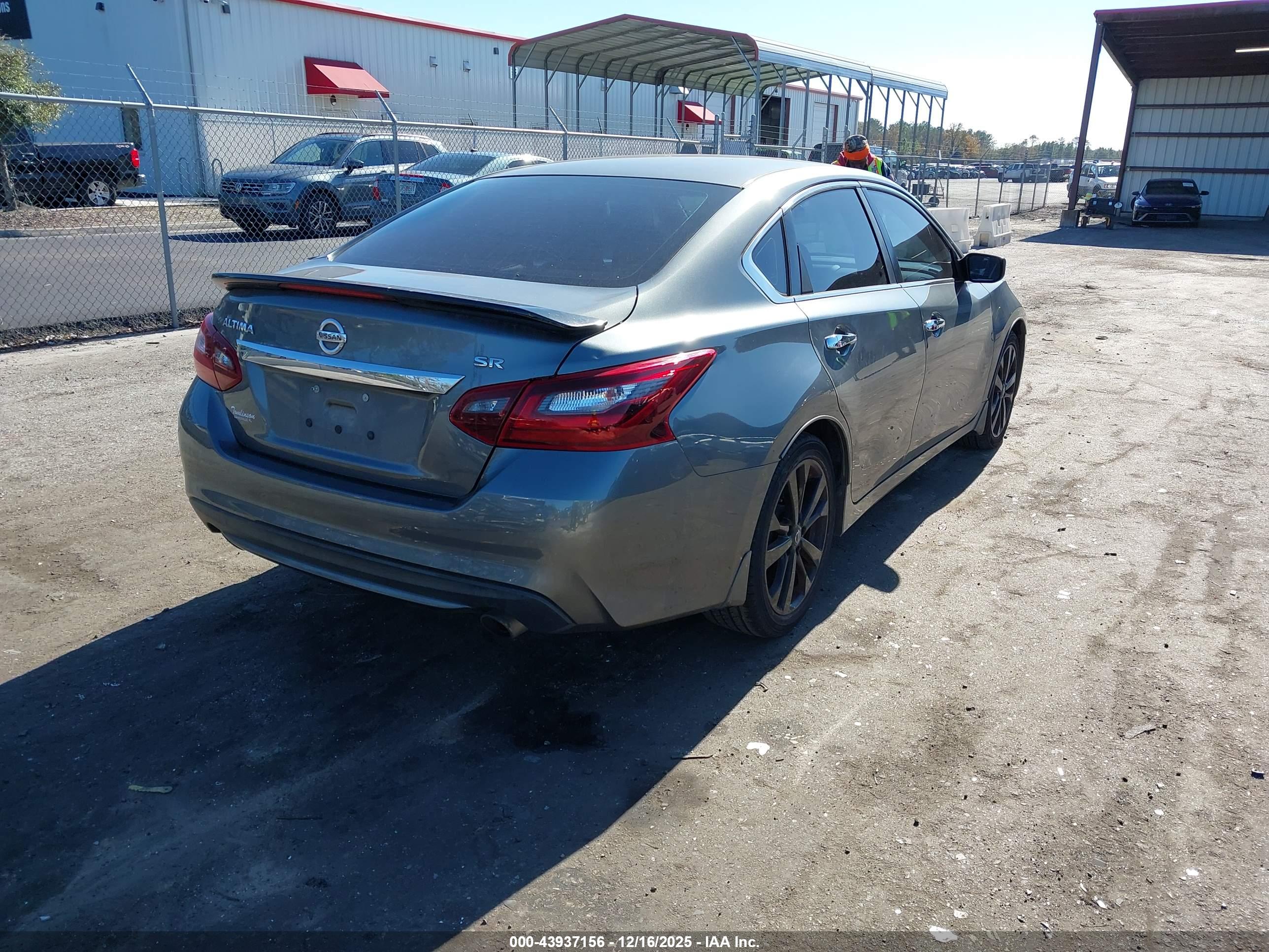 NISSAN ALTIMA image 4