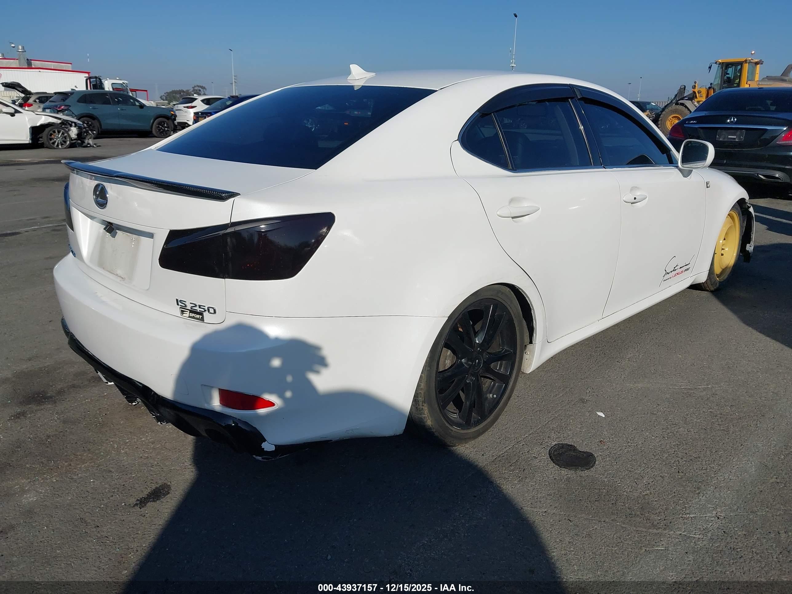 LEXUS IS image 4